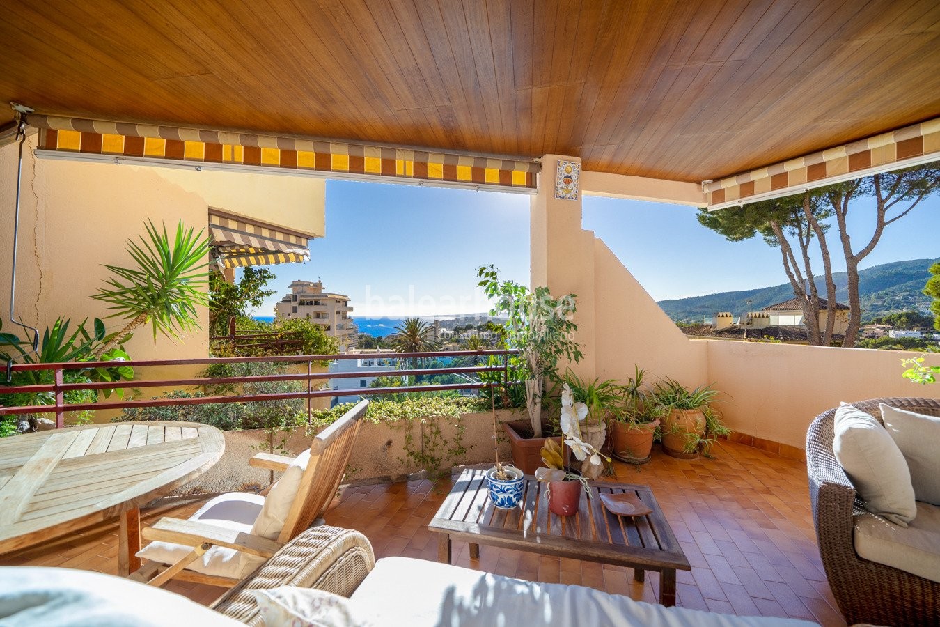 Wohnung mit Meerblick in der ruhigen Wohngegend von La Bonanova