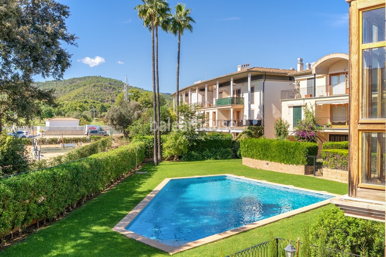 Ausgezeichnete Wohnung mit Terrasse und Schwimmbad neben dem Golfplatz in Palma