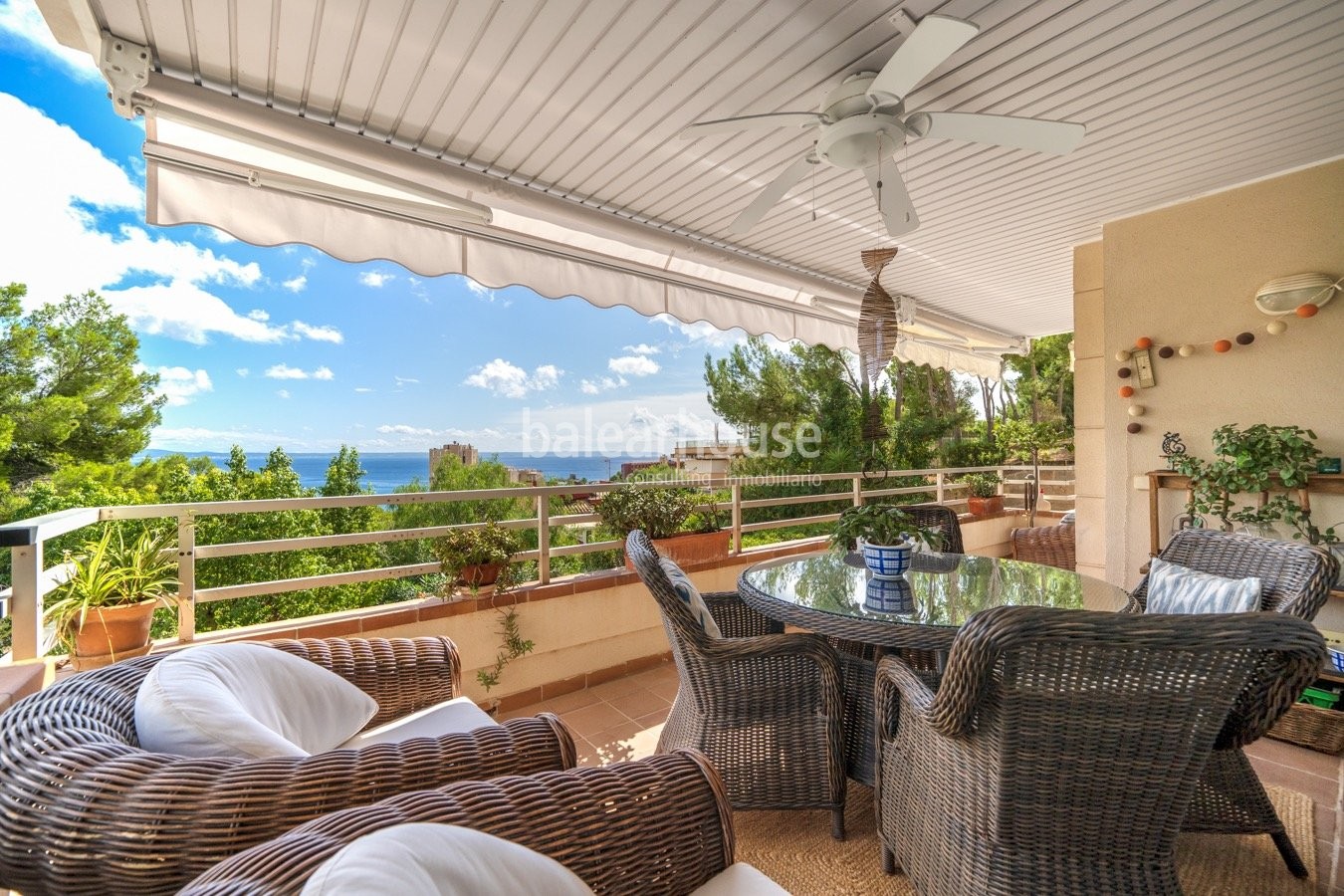 Schöner Meerblick in dieser großen Wohnung mit großer Terrasse in Cas Catalá.