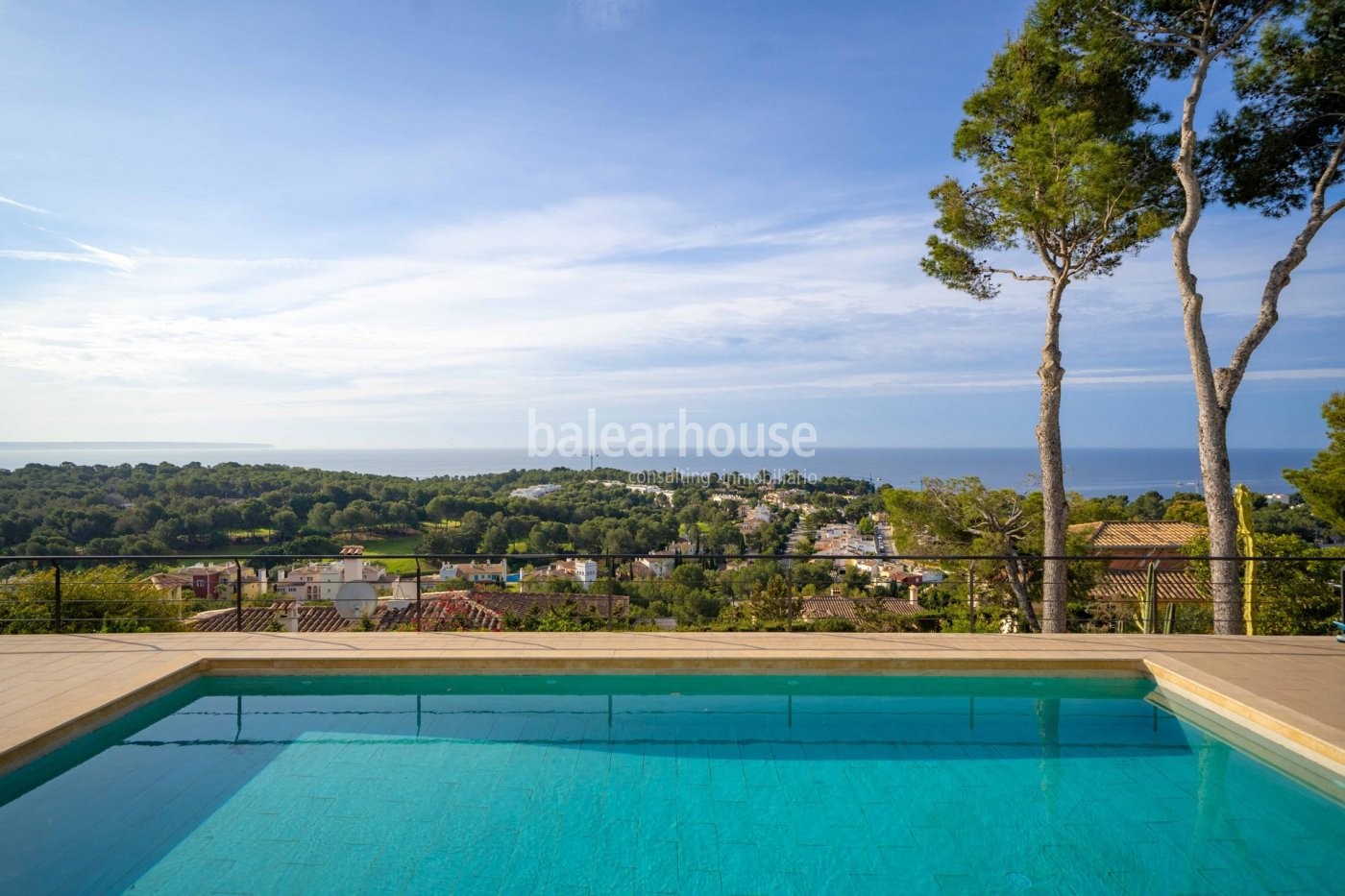 South-facing, elegant and stylish villa with spectacular sea views in  Bendinat.