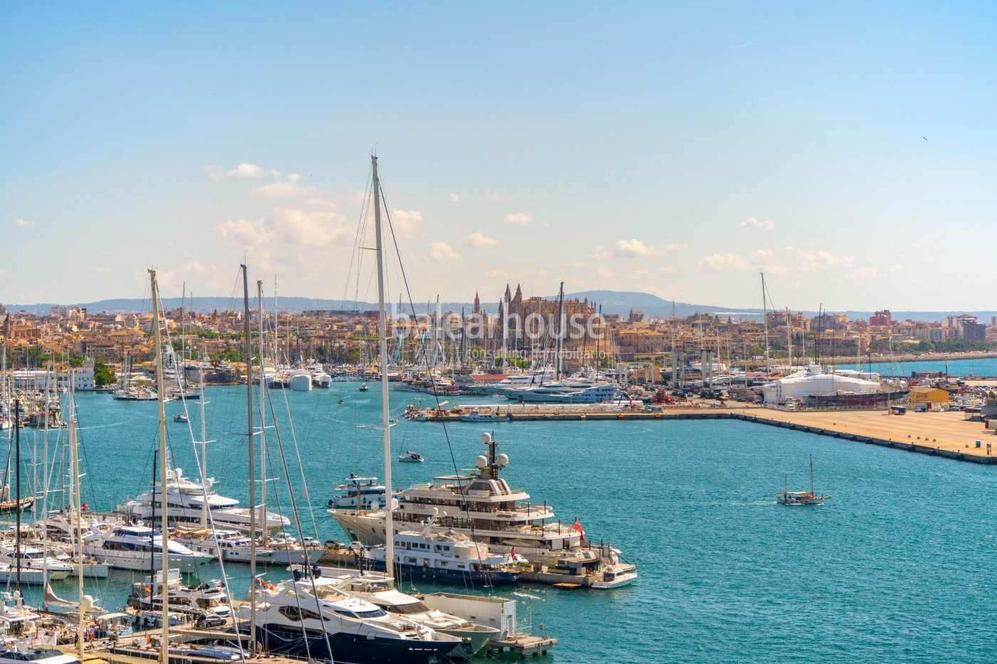 Atico en Paseo Marítimo  con vistas espectaculares al mar, el puerto, la ciudad y la Catedral