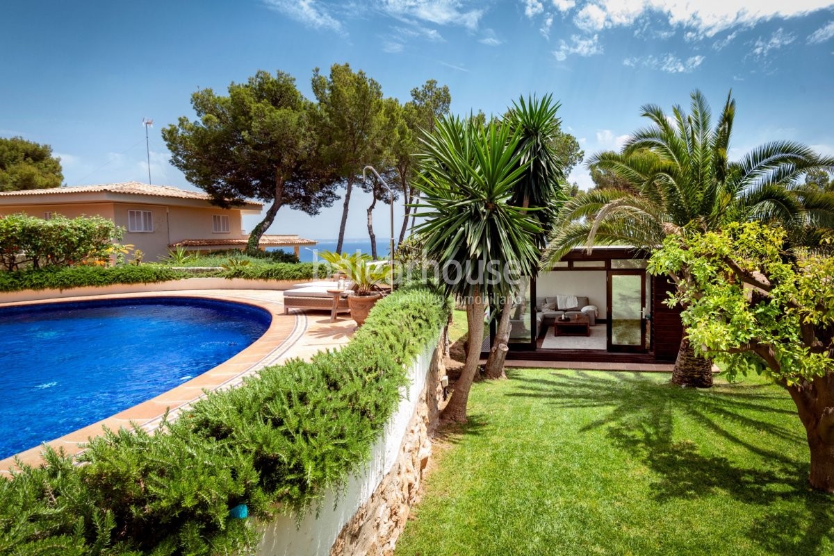 Idyllisch renovierte mediterrane Villa mit Südausrichtung und Meerblick im Hochland von Cas Catalá.