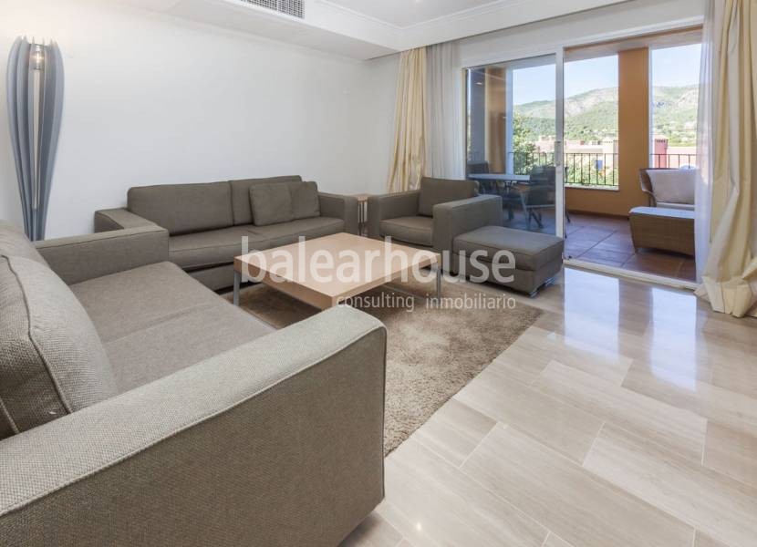 Luxurious apartment next to golf within an exclusive community in the select area of ​​Bendinat.