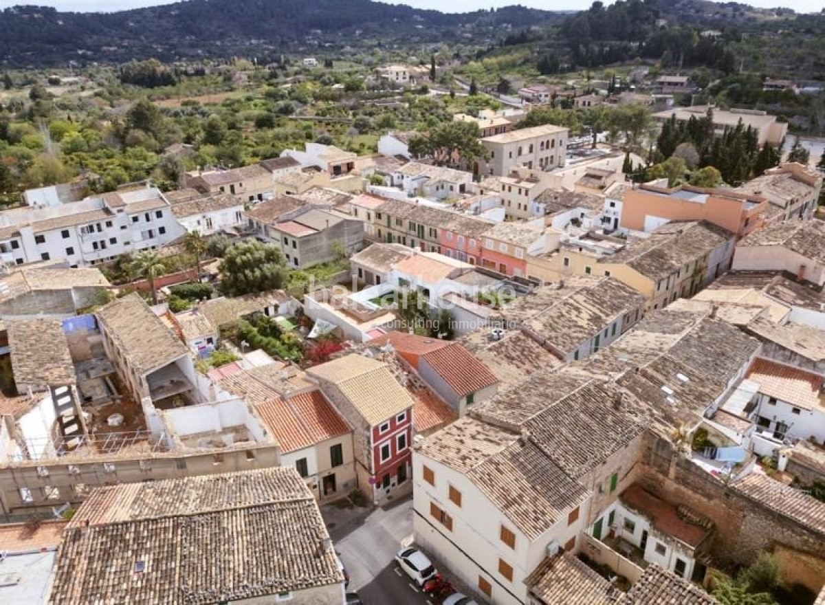 Charmantes renoviertes Stadthaus in der schönen Stadt Alaró, am Fuße der Tramuntana.