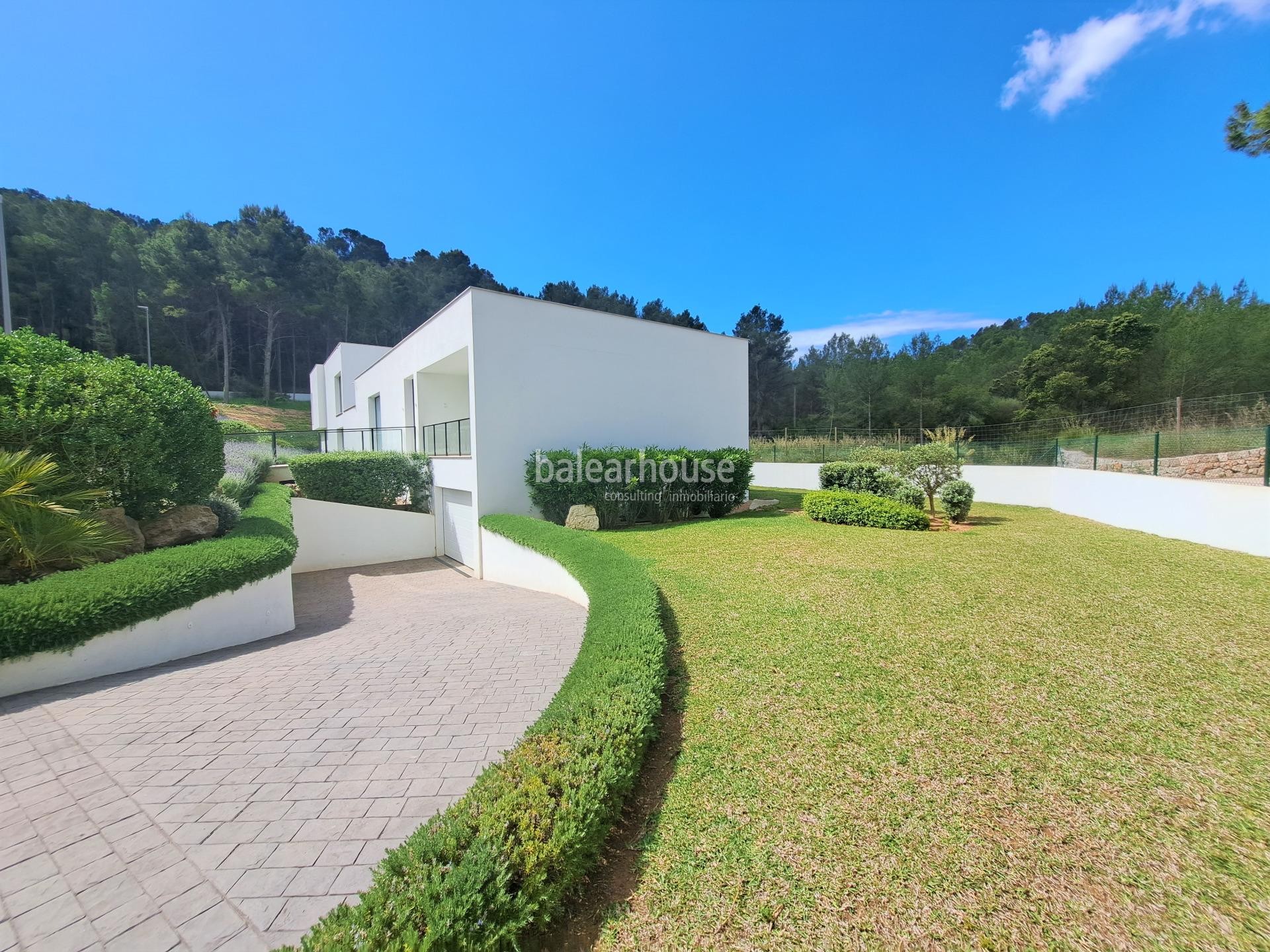 Modern villa of high quality and beautiful views in the exclusive residential area of Son Vida