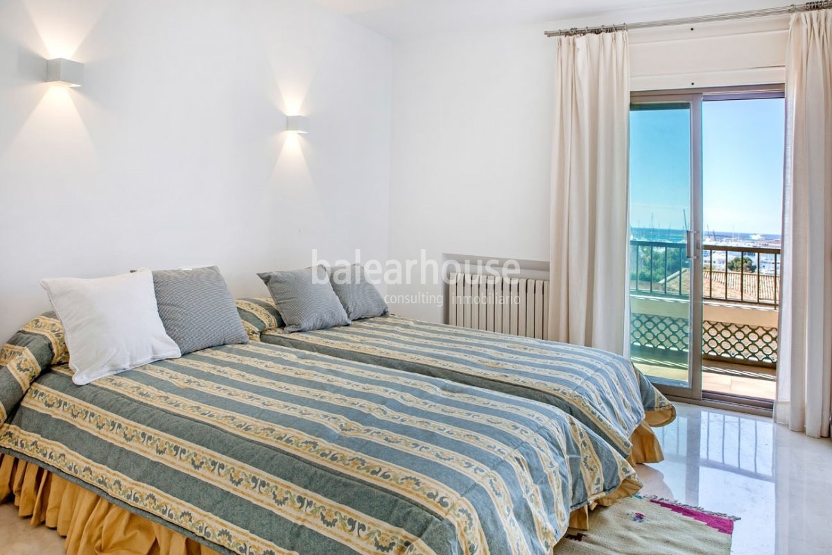 Spacious, natural light and excellent sea views in this apartment located in the heart of Palma.