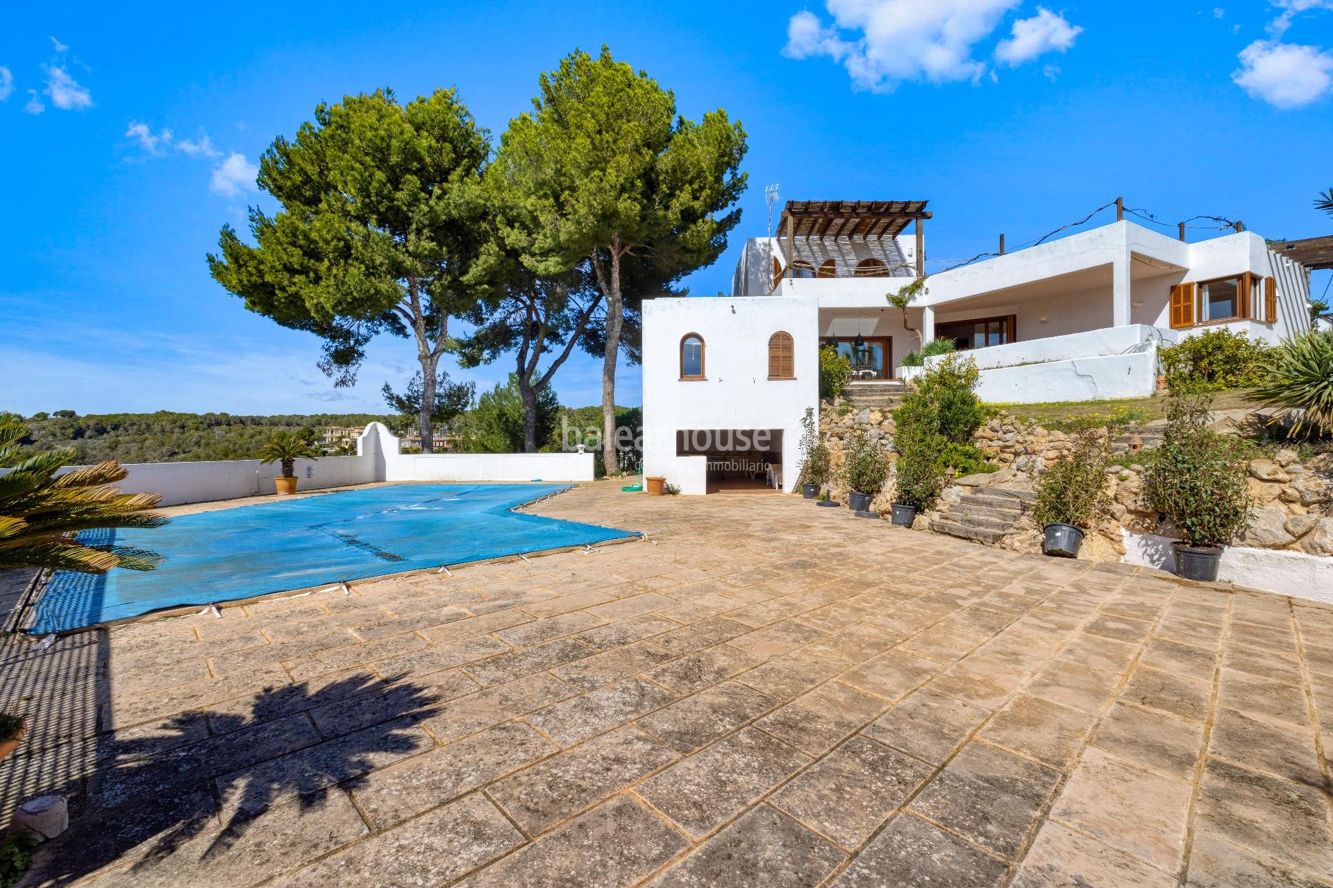 Mediterranean style villa with beautiful sea views in Sol de Mallorca