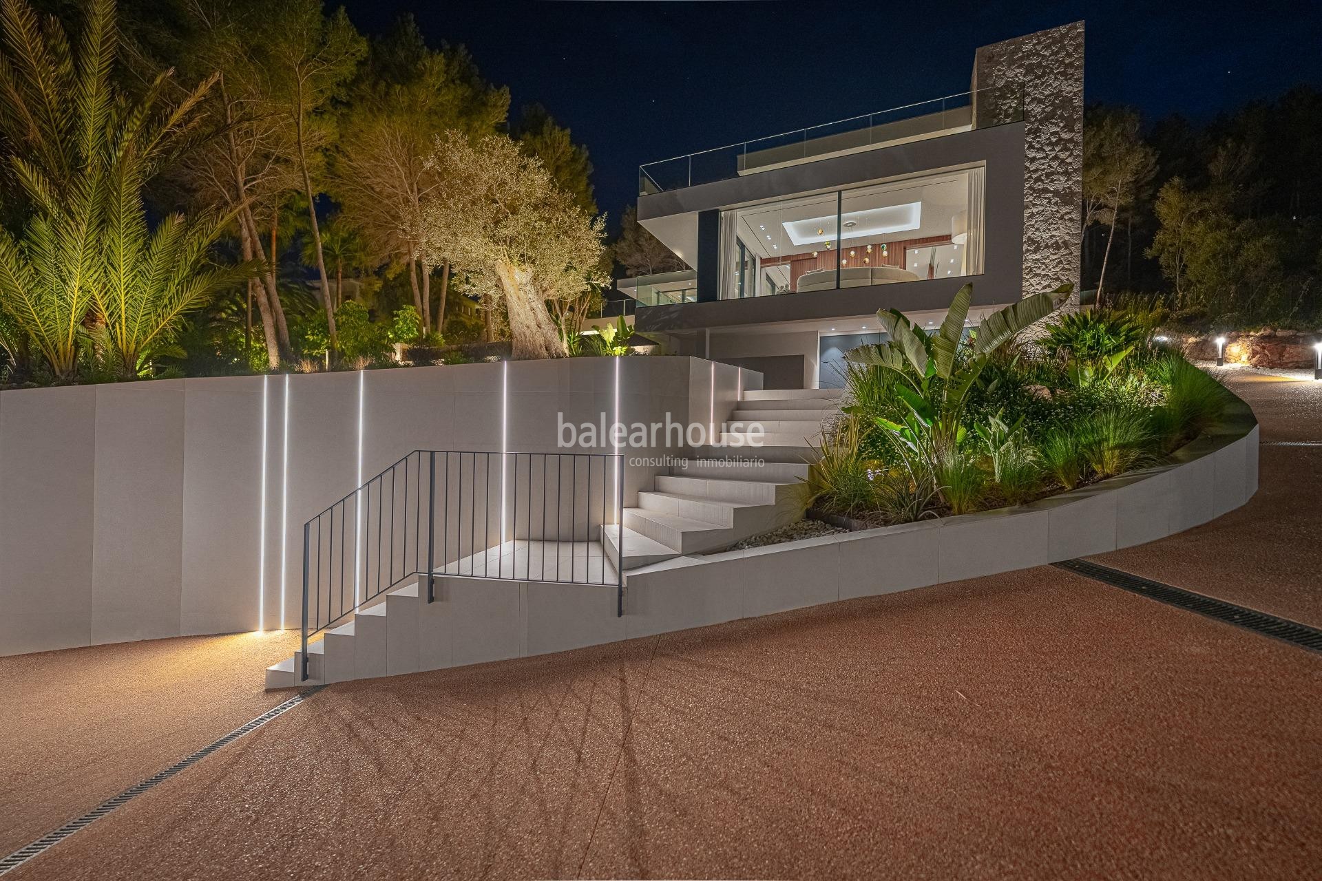 Spectacular avant-garde villa with large outdoor garden spaces and terraces in Son Vida
