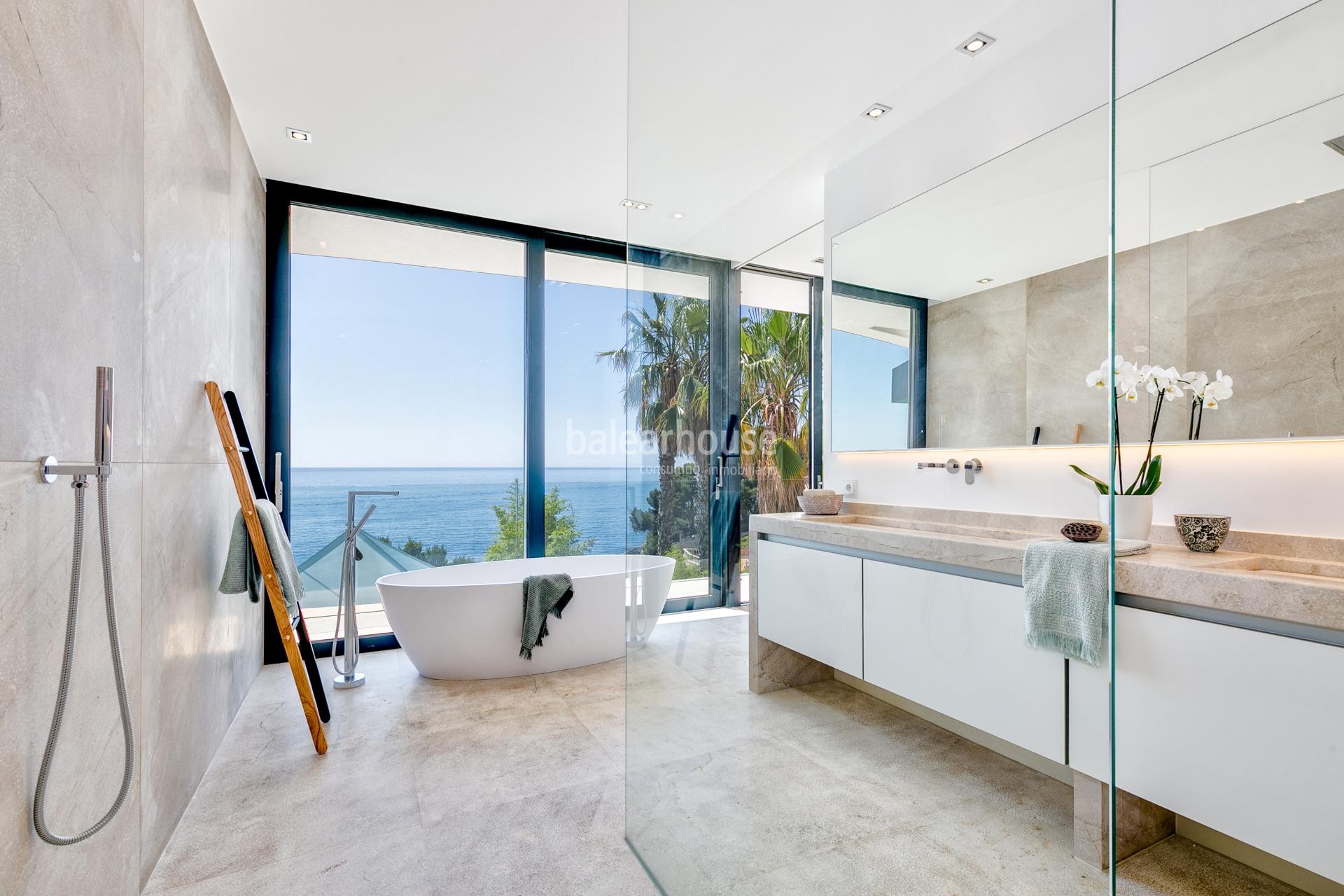 Spektakuläre moderne Design-Villa in erster Linie und mit direktem Zugang zum Meer in Cala Vinyas