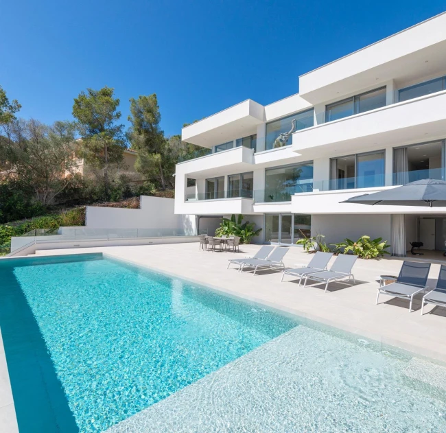 Magnificent new villa with sea views in Palmanova, with a Moderna design, terraces and gardens