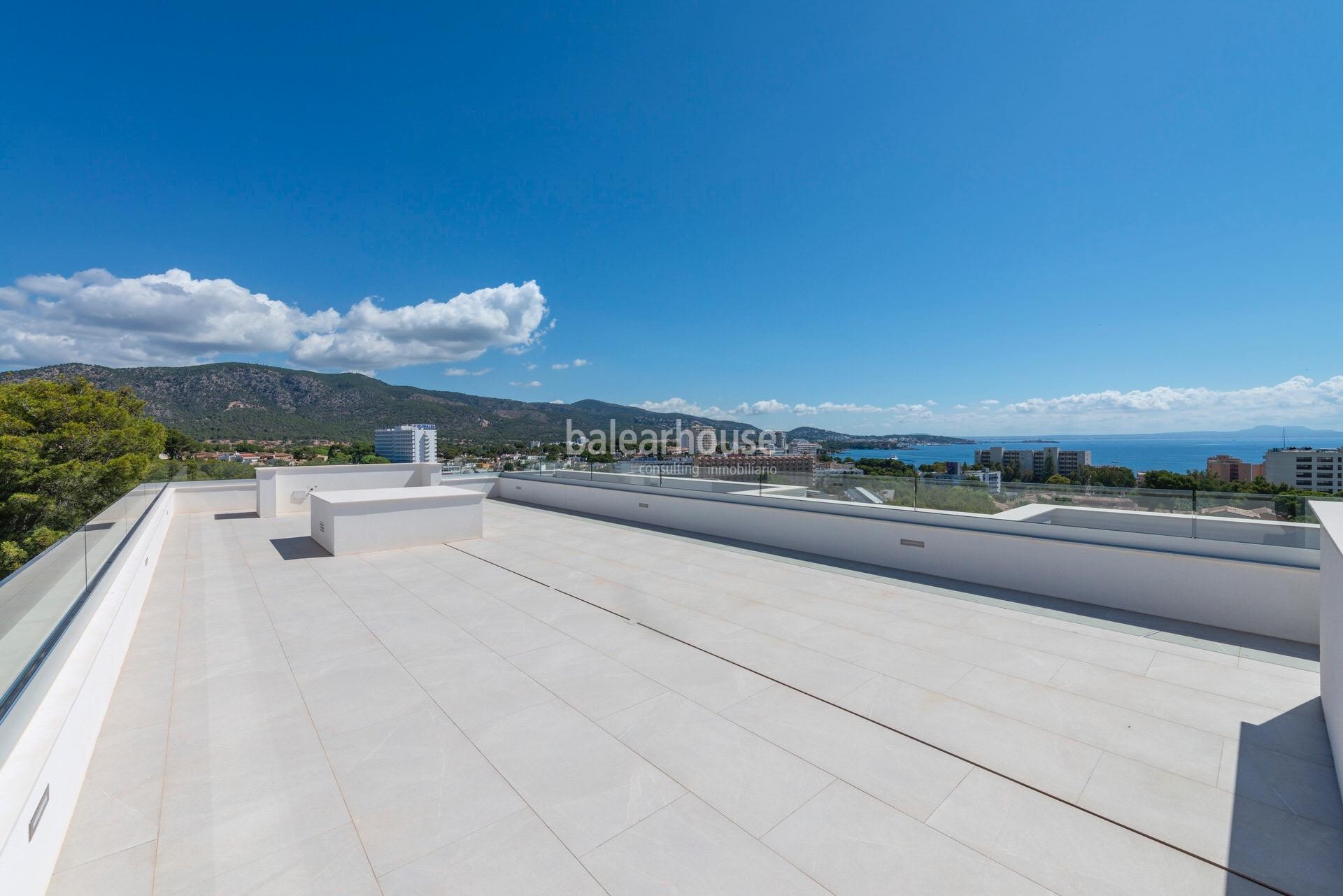 Magnífica villa nueva con vistas al mar en Palmanova, con un diseño moderno, terrazas y jardines