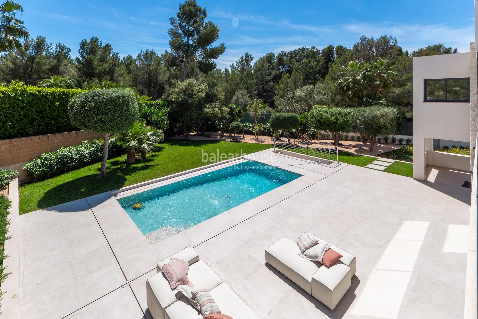 Impecable villa de diseño moderno llena de luz y grandes espacios de jardín y piscina en Santa Ponsa