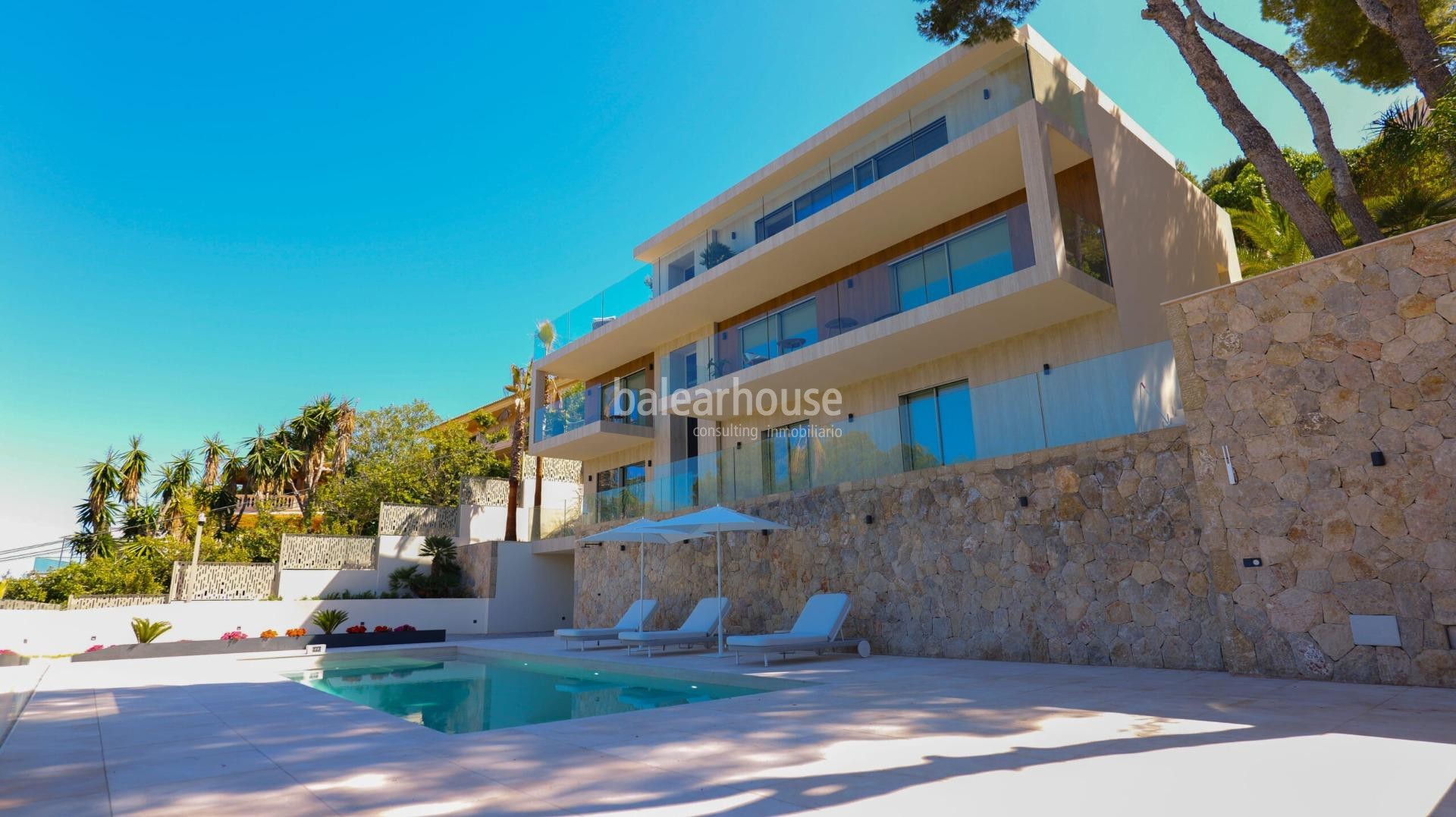 Excellent Moderna design with amazing sea views in this great new villa in Santa Ponsa