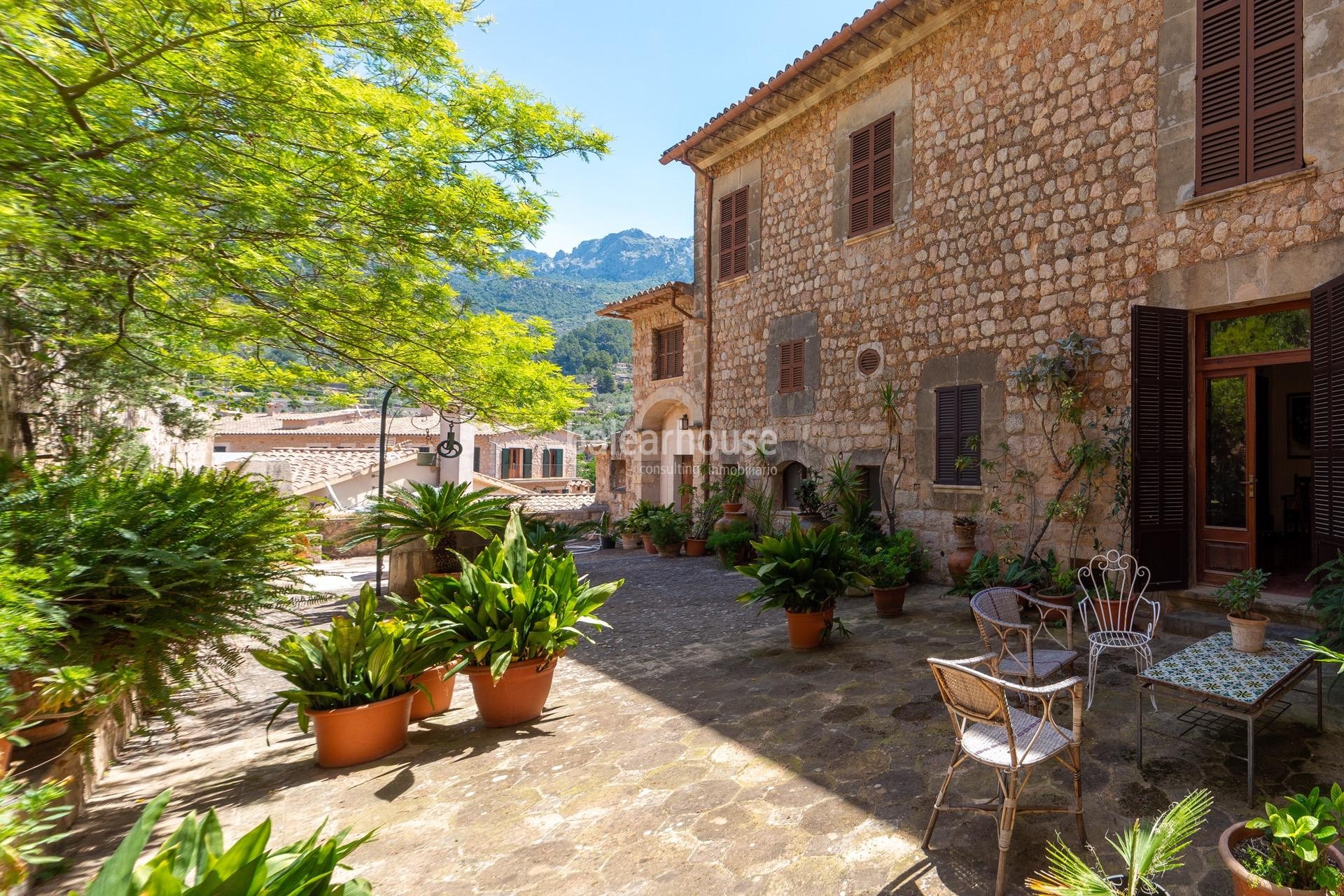 Large historical property with beautiful views of the Tramuntana Mountain at the top of Fornalutx