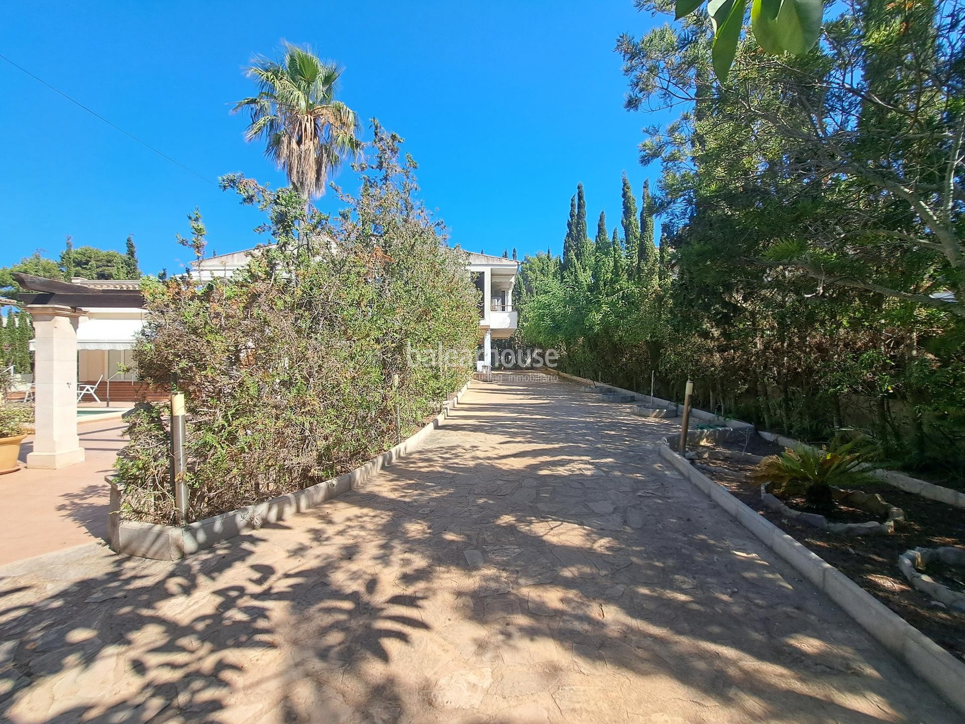 Villa im traditionellen Stil ganz in der Nähe des Club Nautico in Santa Ponsa