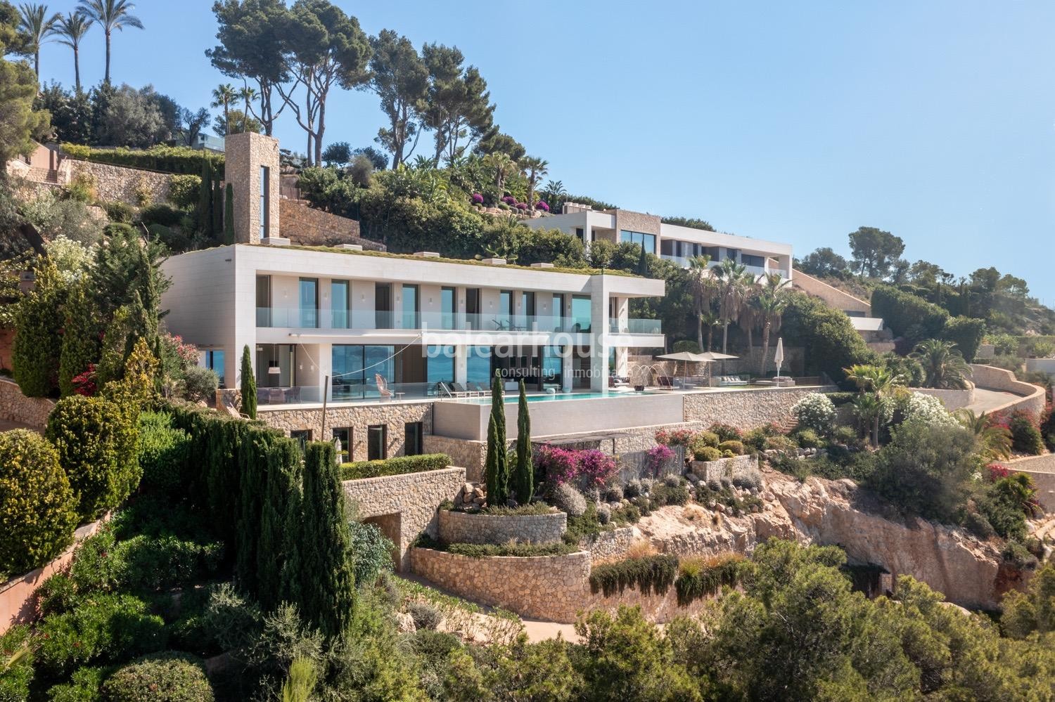 Espectacular villa de diseño en Son Vida que se abre a inigualables vistas al mar y a la ciudad