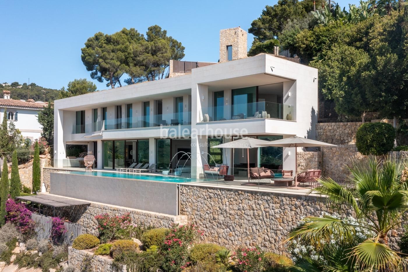 Espectacular villa de diseño en Son Vida que se abre a inigualables vistas al mar y a la ciudad