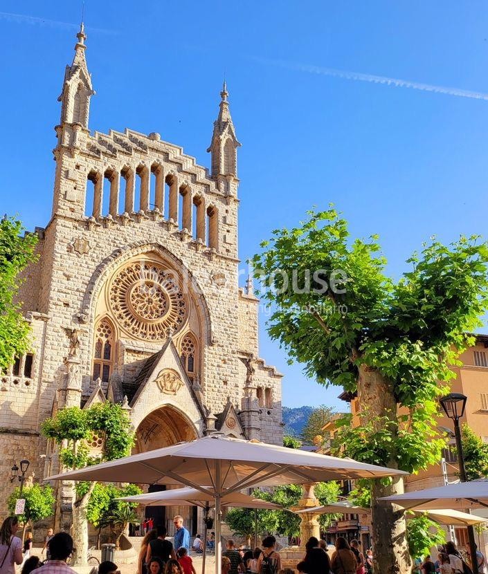 Stunning traditional house in Sóller with magnificent views of the Tramuntana and tourist license