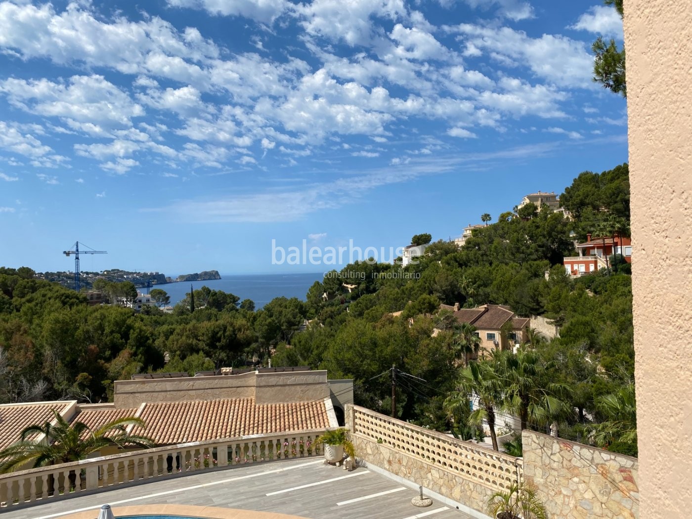 Modernes Villenprojekt in Costa de la Calma mit Blick auf das Meer und die schöne Umgebung.