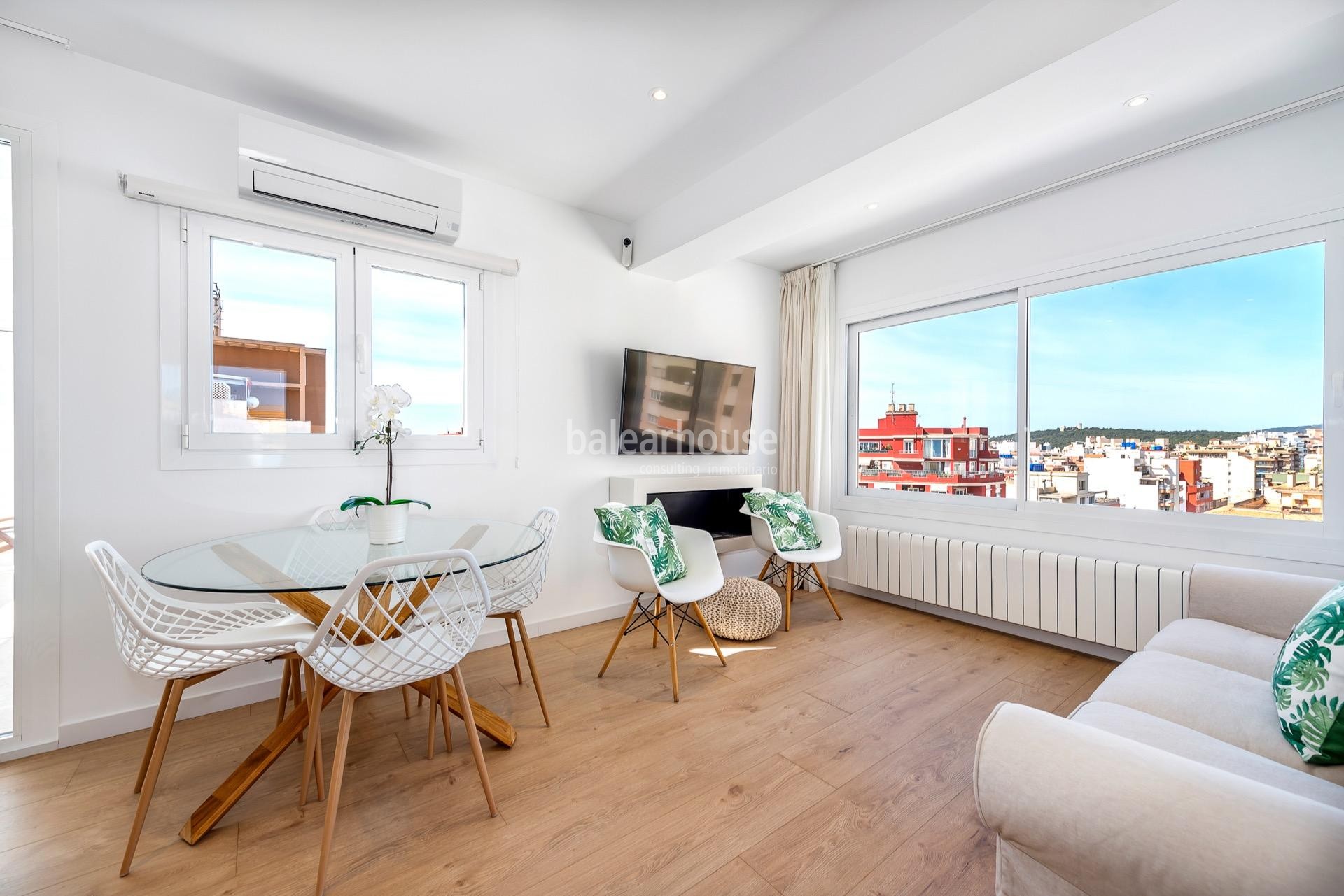 Bright renovated penthouse with beautiful modern design and large terrace in the center of Palma