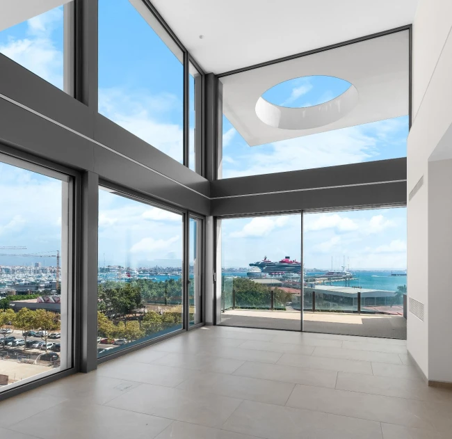 Stunning newly built penthouse with seafront terrace, private pool and city views