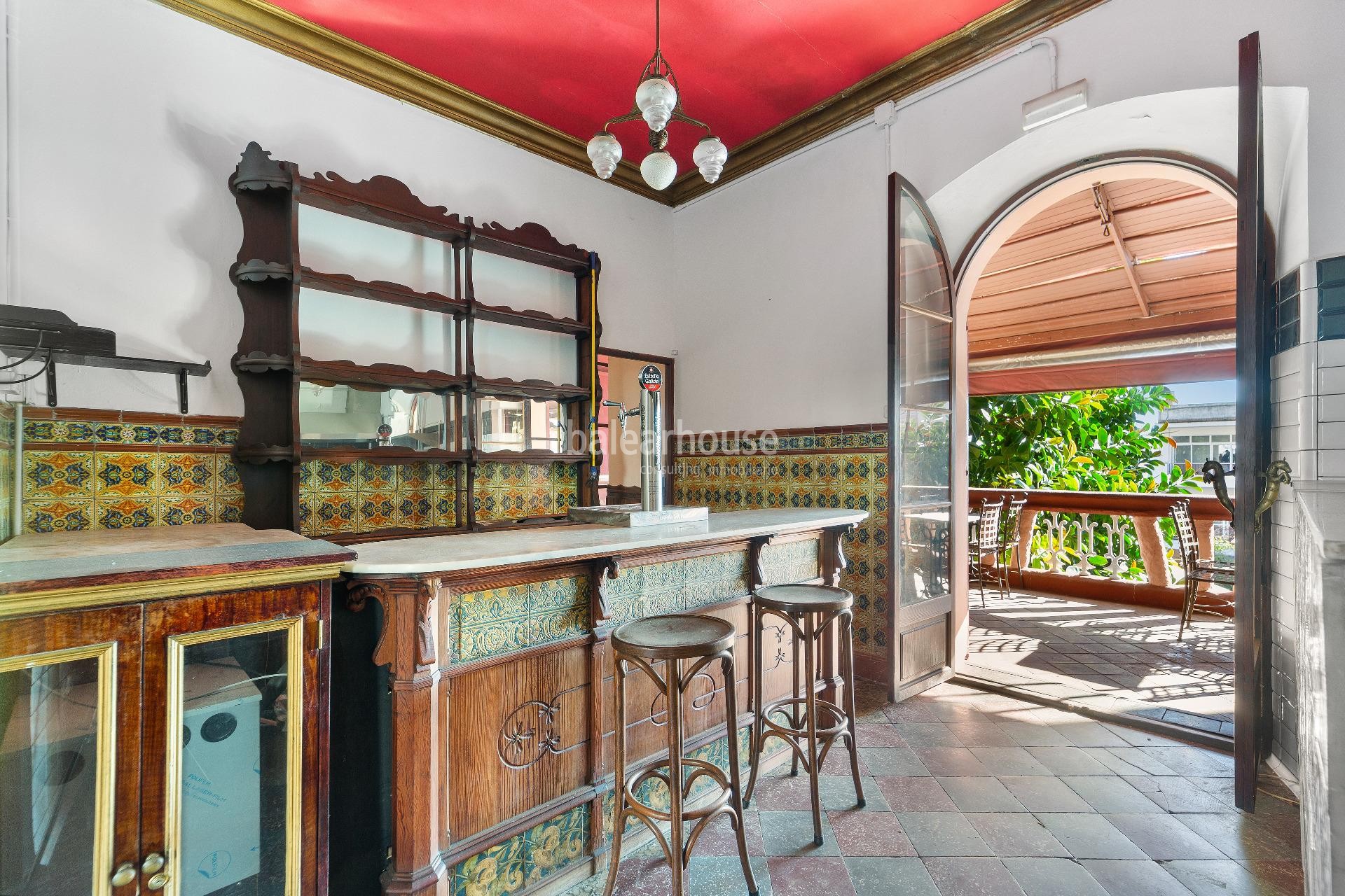 Unique traditional Mallorcan house with enormous hotel potential in El Terreno