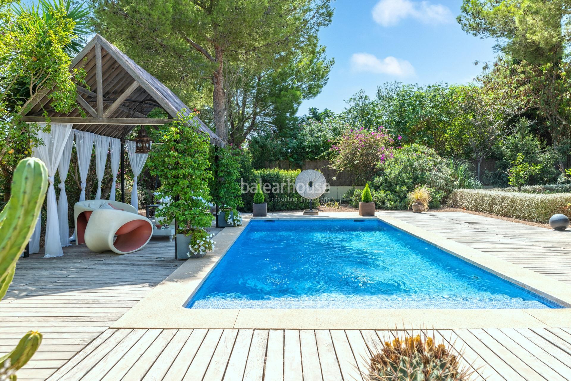 Schöne Villa mit Schwimmbad und mediterranem Garten in der Nähe von Sandstränden in Sol de Mallorca