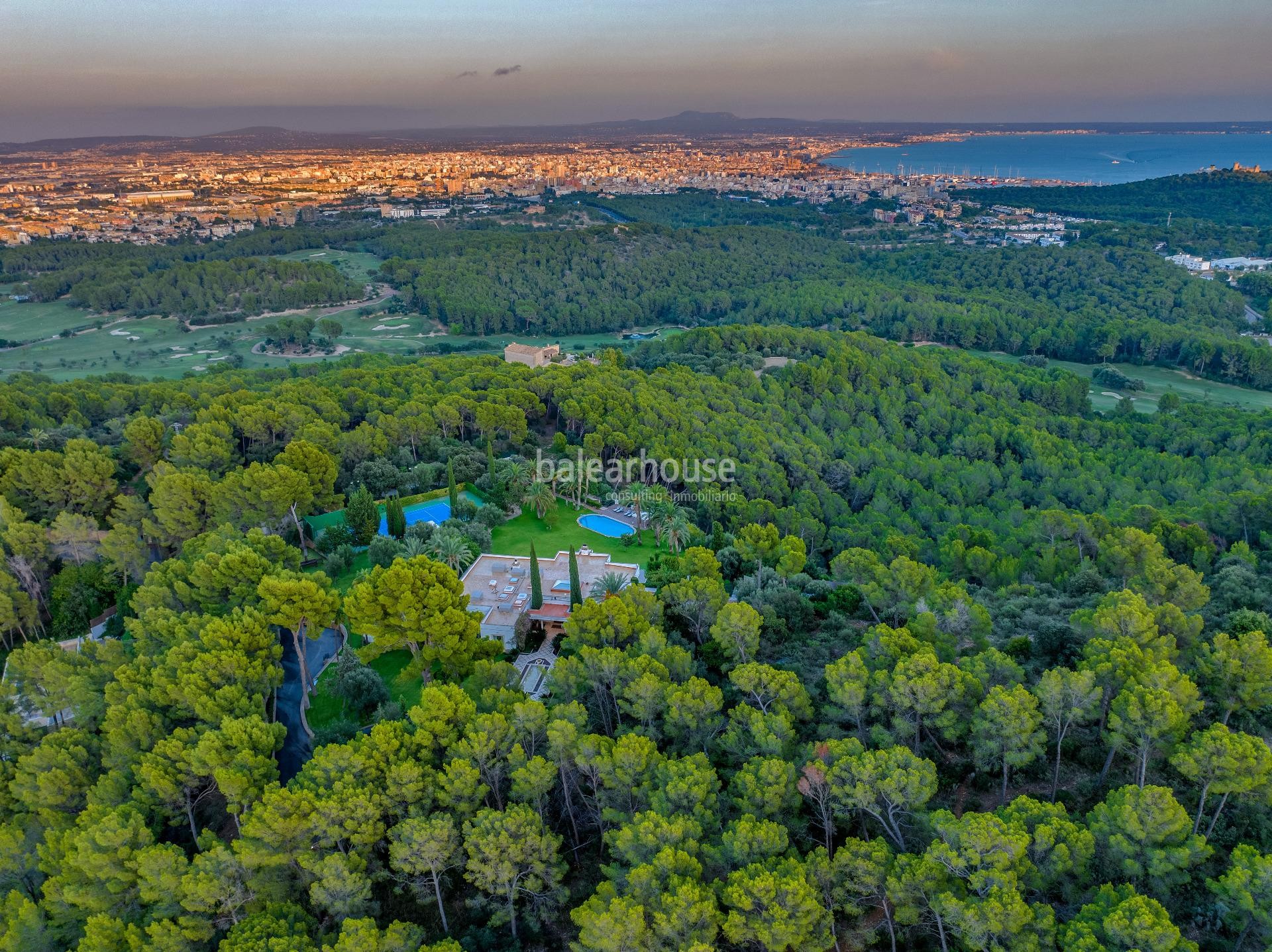 Luxus-Anwesen in Son Vida mit absoluter Privatsphäre und Panoramablicken auf die Bucht von Palma