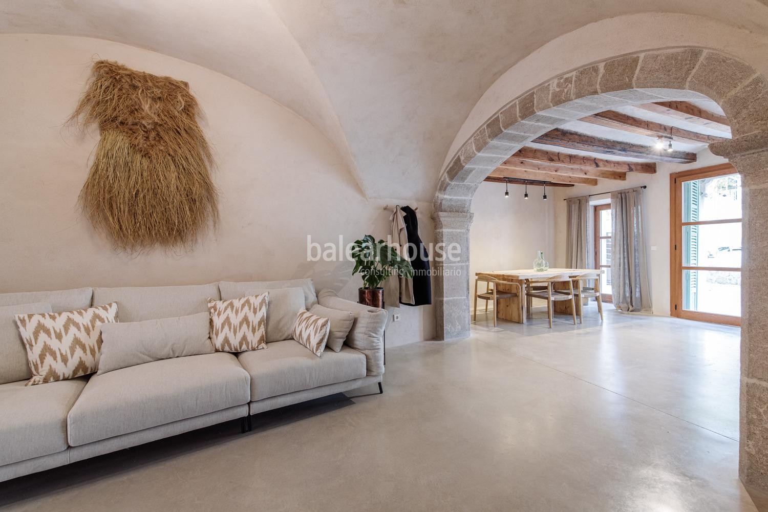 Wonderful restored Mallorcan house with unique style and swimming pool in the centre of Alaró