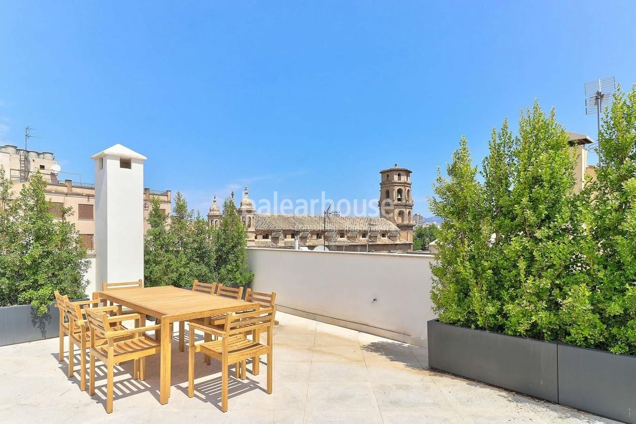 Excellent newly built penthouse with an elegant light-filled design in the historic centre of Palma.