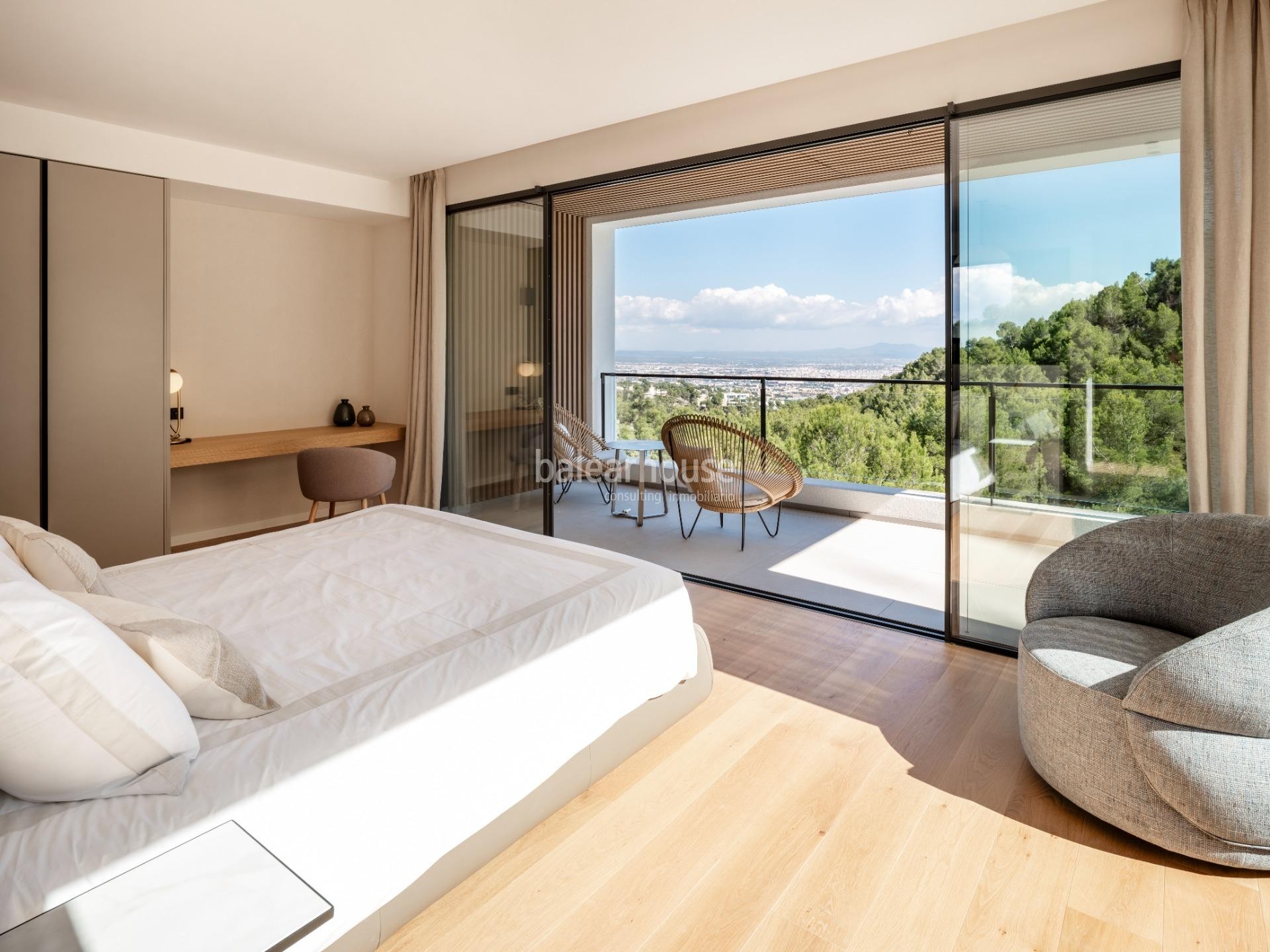 Moderne Architektur und Design-Villa mit herrlichem Blick auf Palma und die Berge in Son Vida