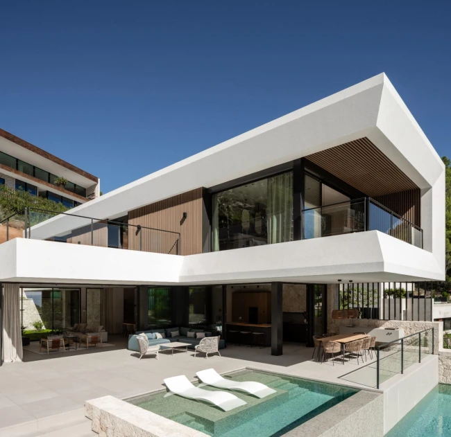 Villa de moderna arquitectura y diseño con grandes vistas a Palma y a las montañas en Son Vida