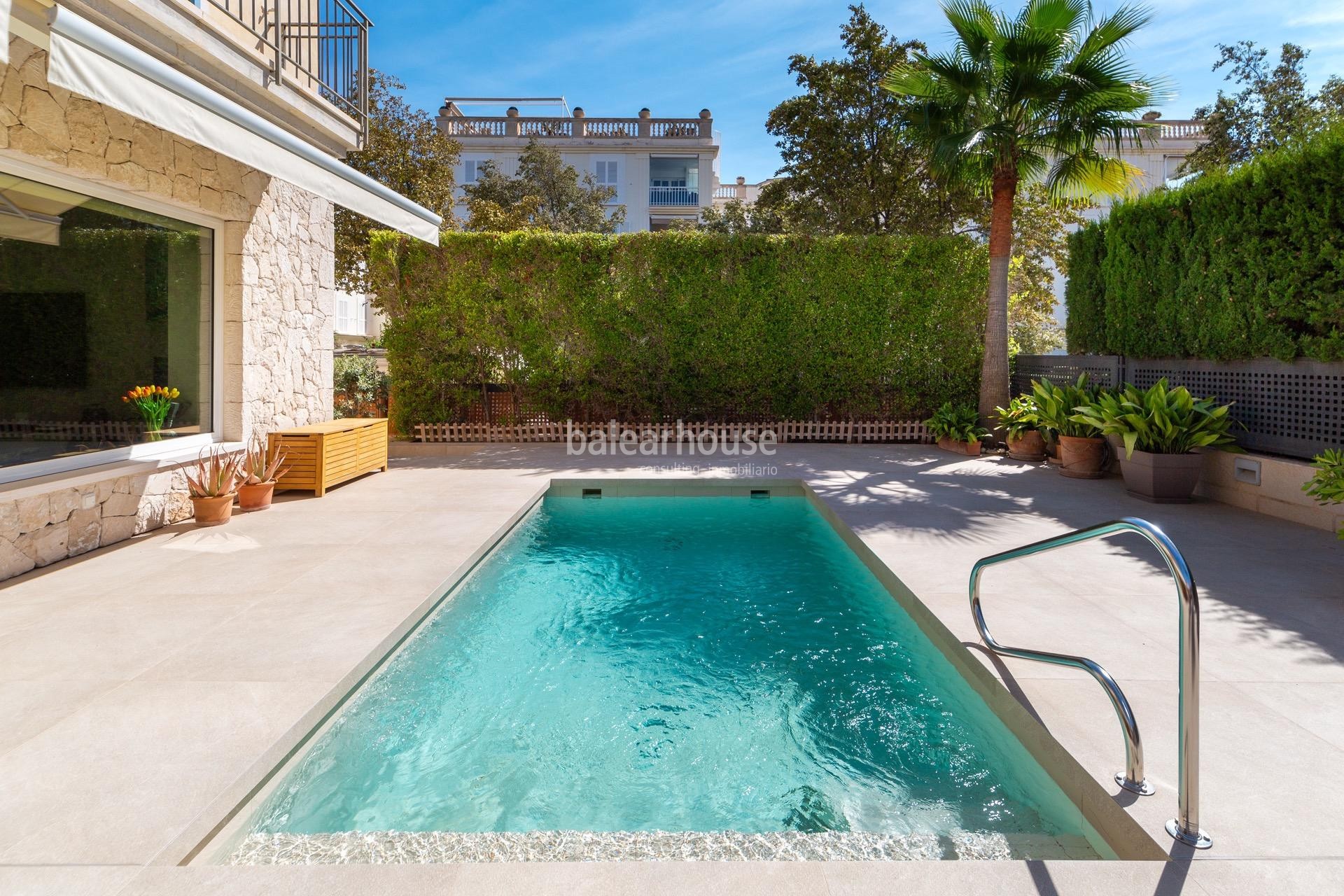 Excelente casa junto a la playa en Palma con cuidados exteriores de terrazas, jardín y piscina