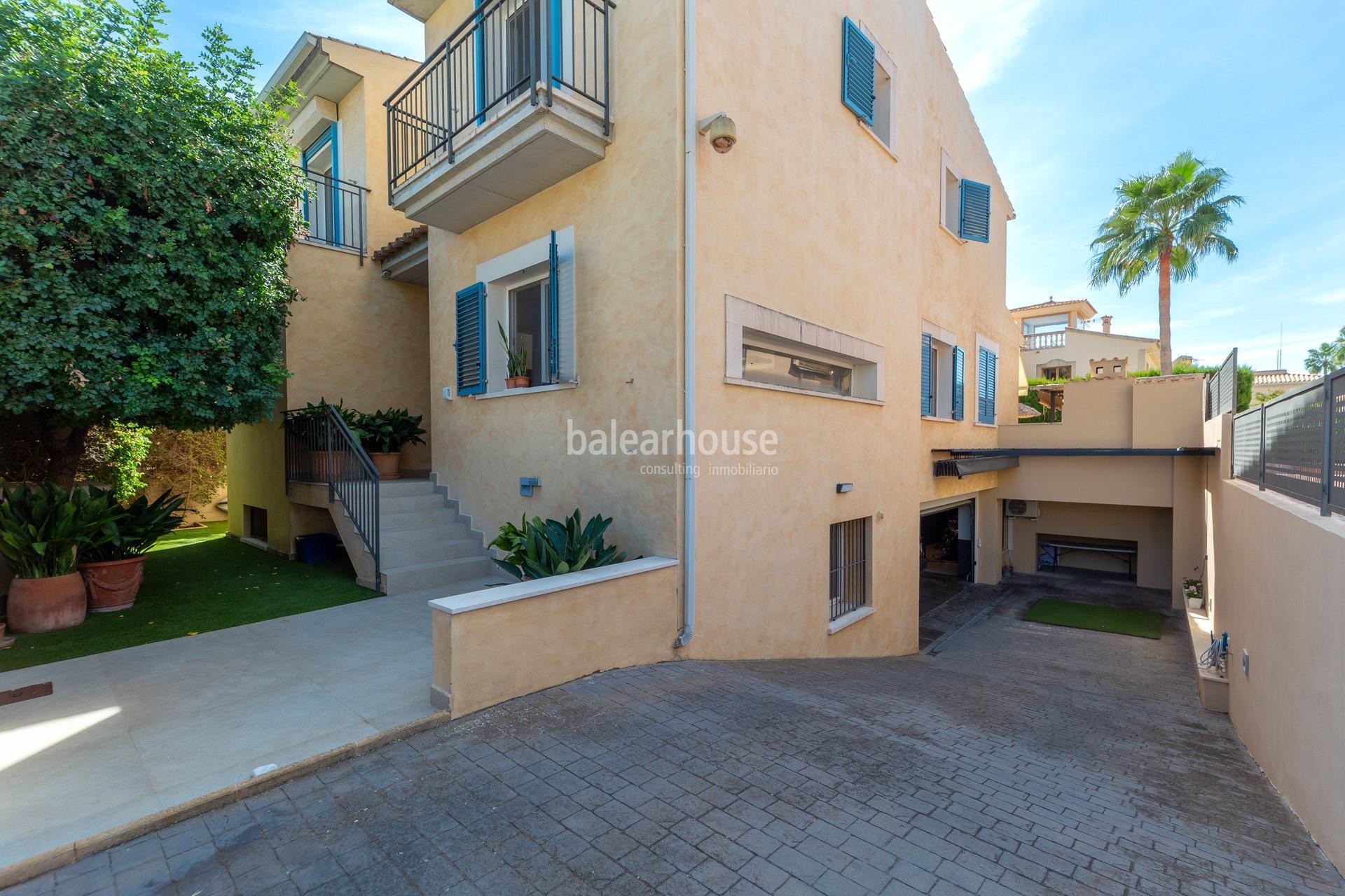 Excellent house next to the beach in Palma with exterior care of terraces, garden and pool