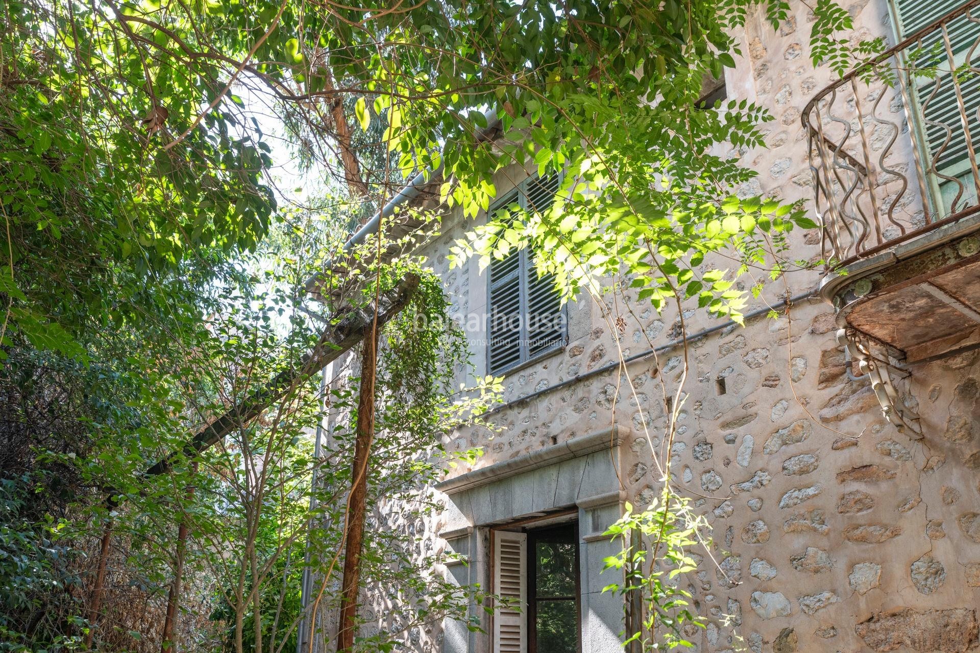 Die Pracht der Geschichte in diesem tollen Haus mit spektakulärem Bergblick in Sóller.