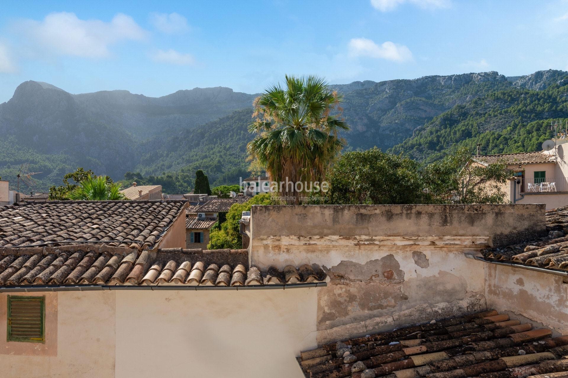 The splendor of history in this great house with spectacular mountain views in Sóller.