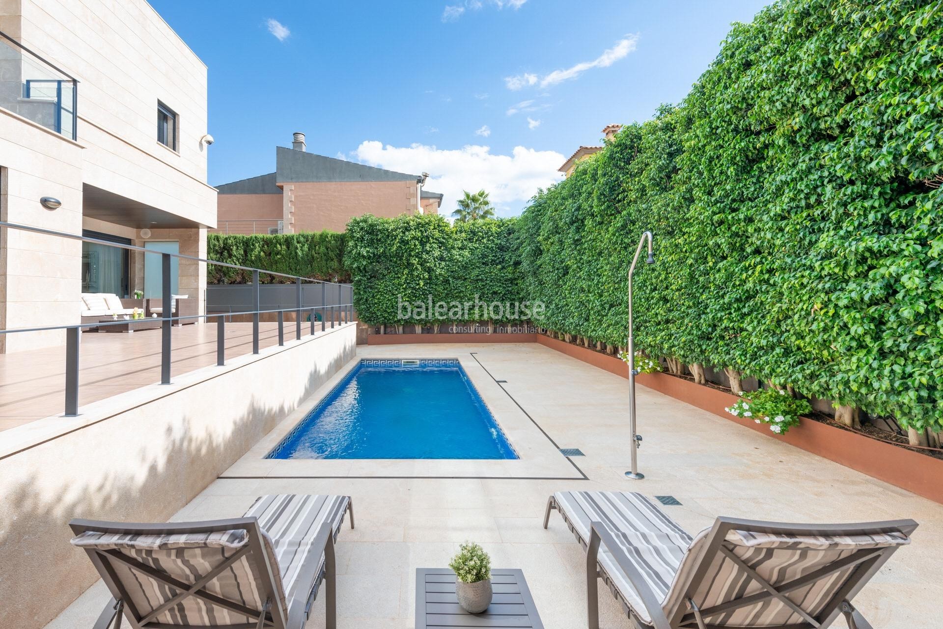 Exceptional and bright Moderna villa with large terraces and pool next to the beach in Palma