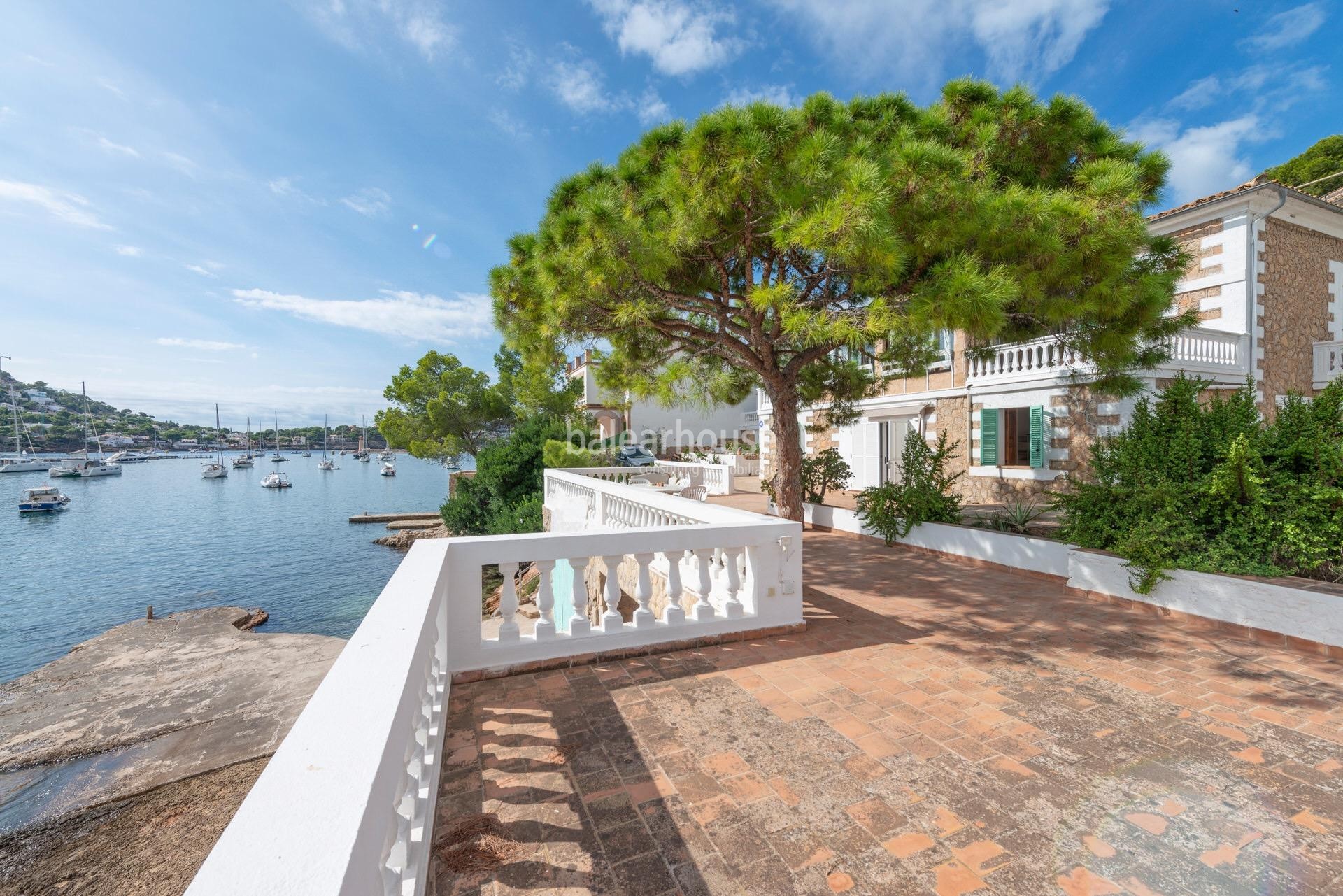 Elegante Villa mit spektakulärem Blick und direktem Zugang zum Meer in Puerto de Andratx