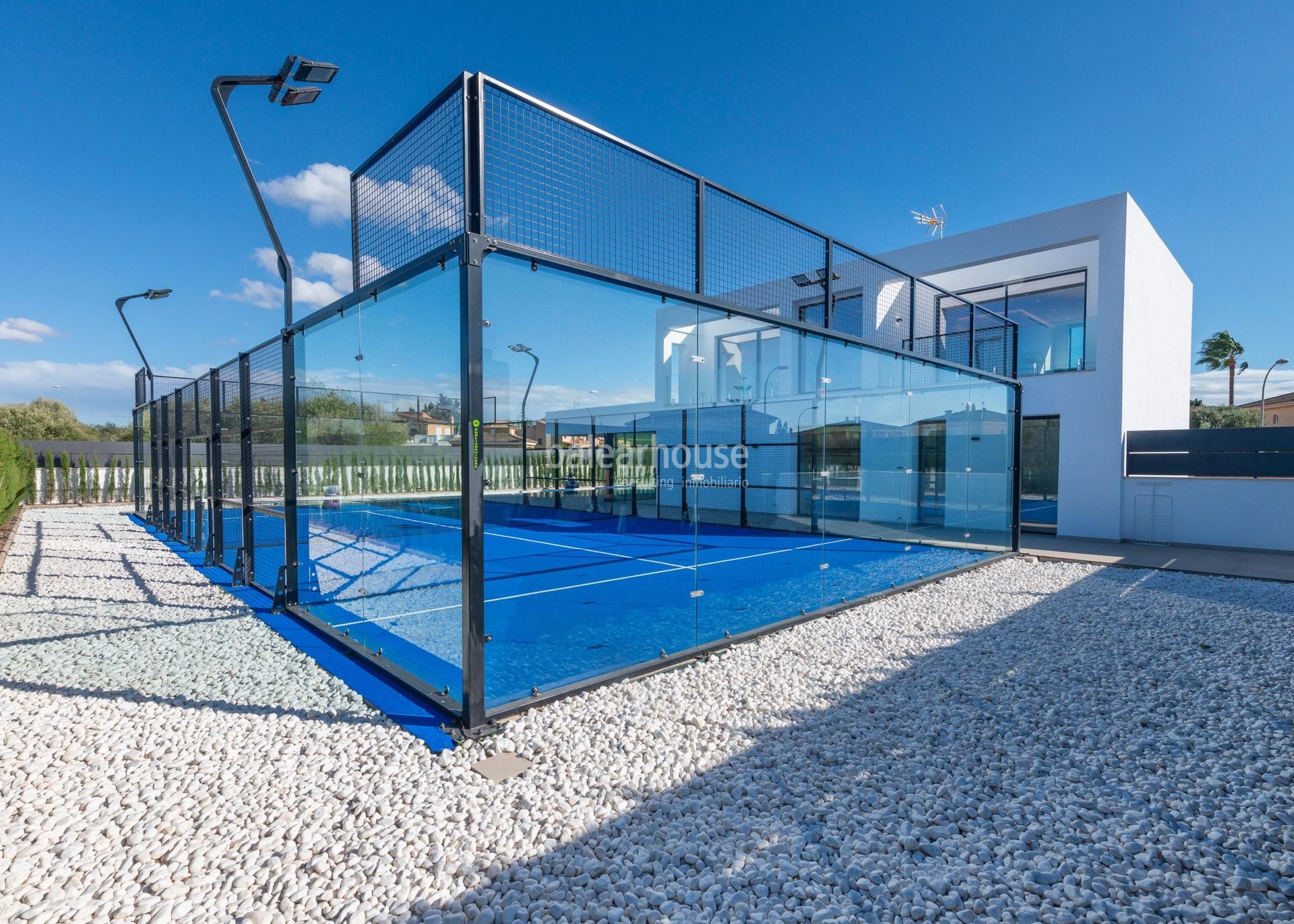 Extraordinaria villa de diseño contemporáneo con terrazas, piscina y pista de pádel en Marratxí