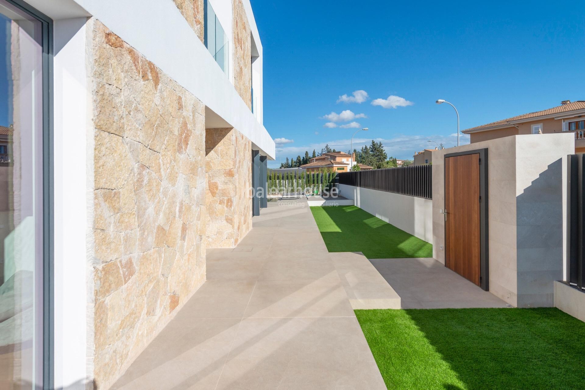 Extraordinaria villa de diseño contemporáneo con terrazas, piscina y pista de pádel en Marratxí