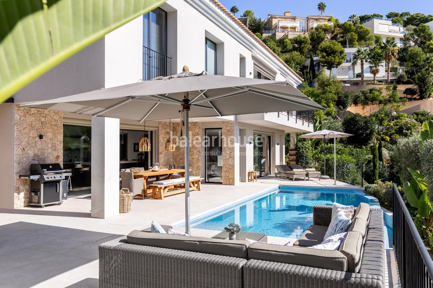 Preciosa villa moderna de estilo mediterraneo junto a zona verde en Costa den Blanes.