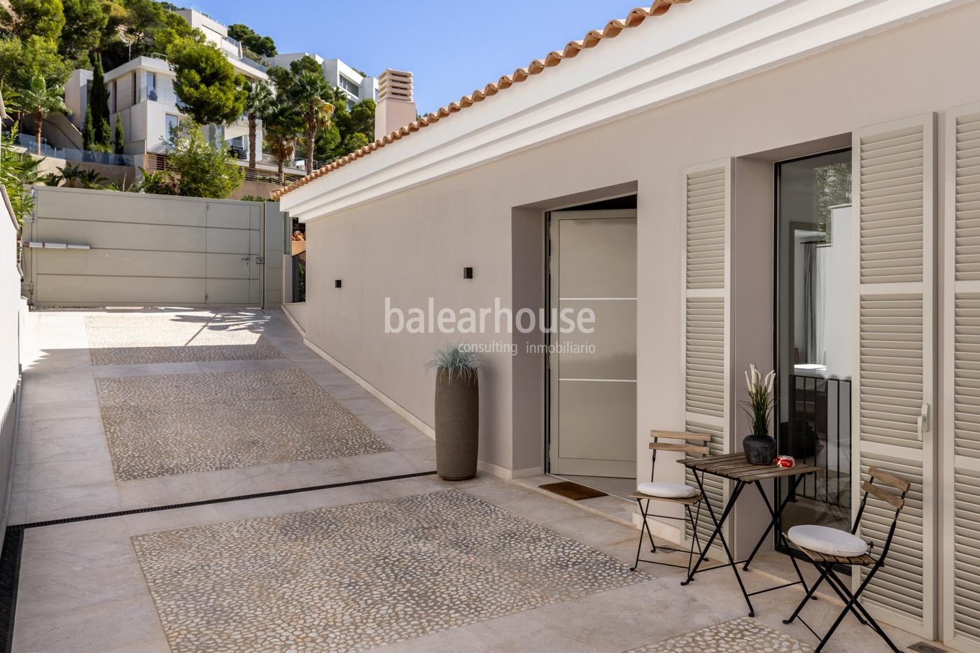 Preciosa villa moderna de estilo mediterraneo junto a zona verde en Costa den Blanes.