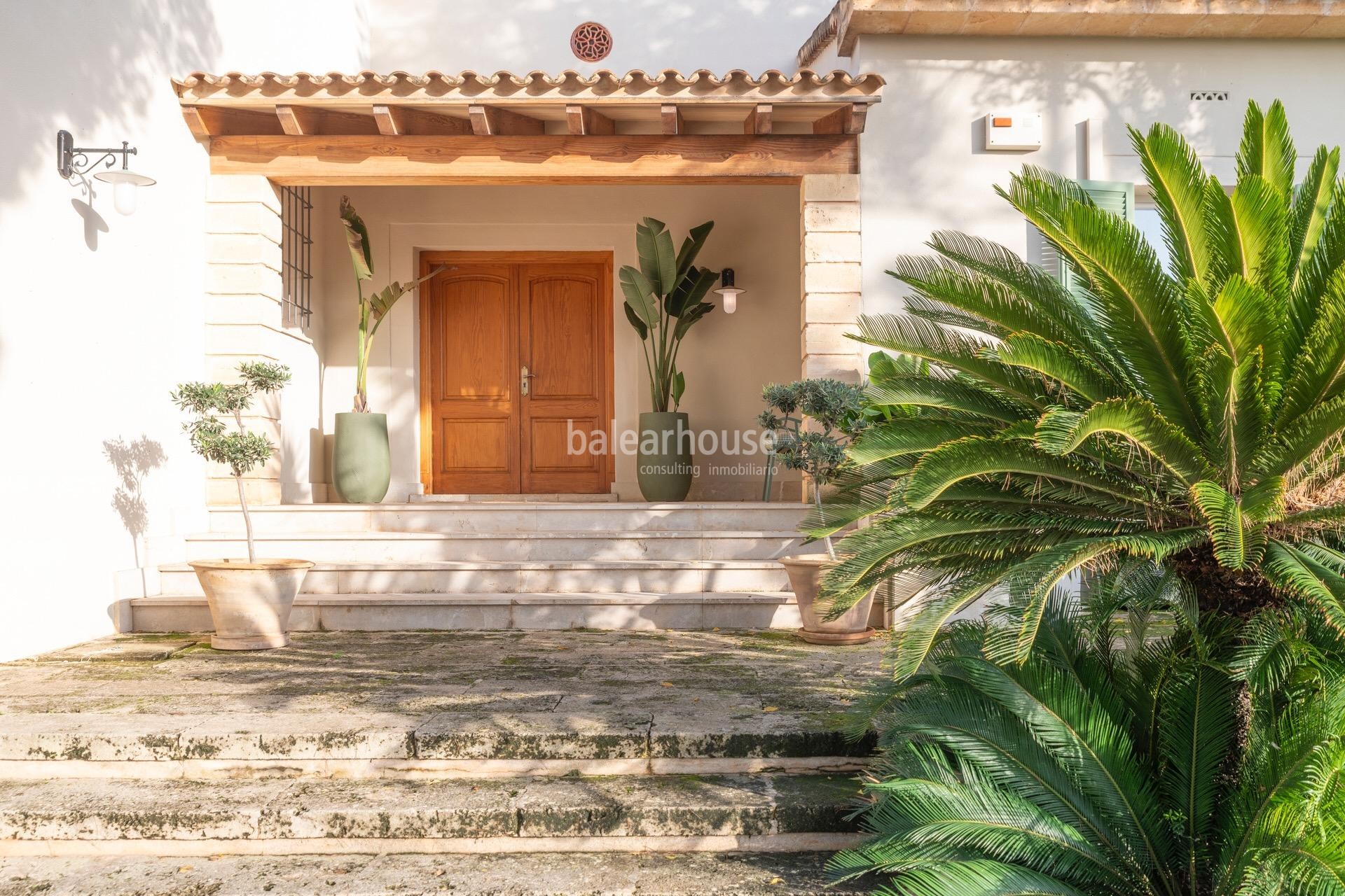 Fabulous Mediterranean style house and large exteriors near beaches in Santa Ponsa