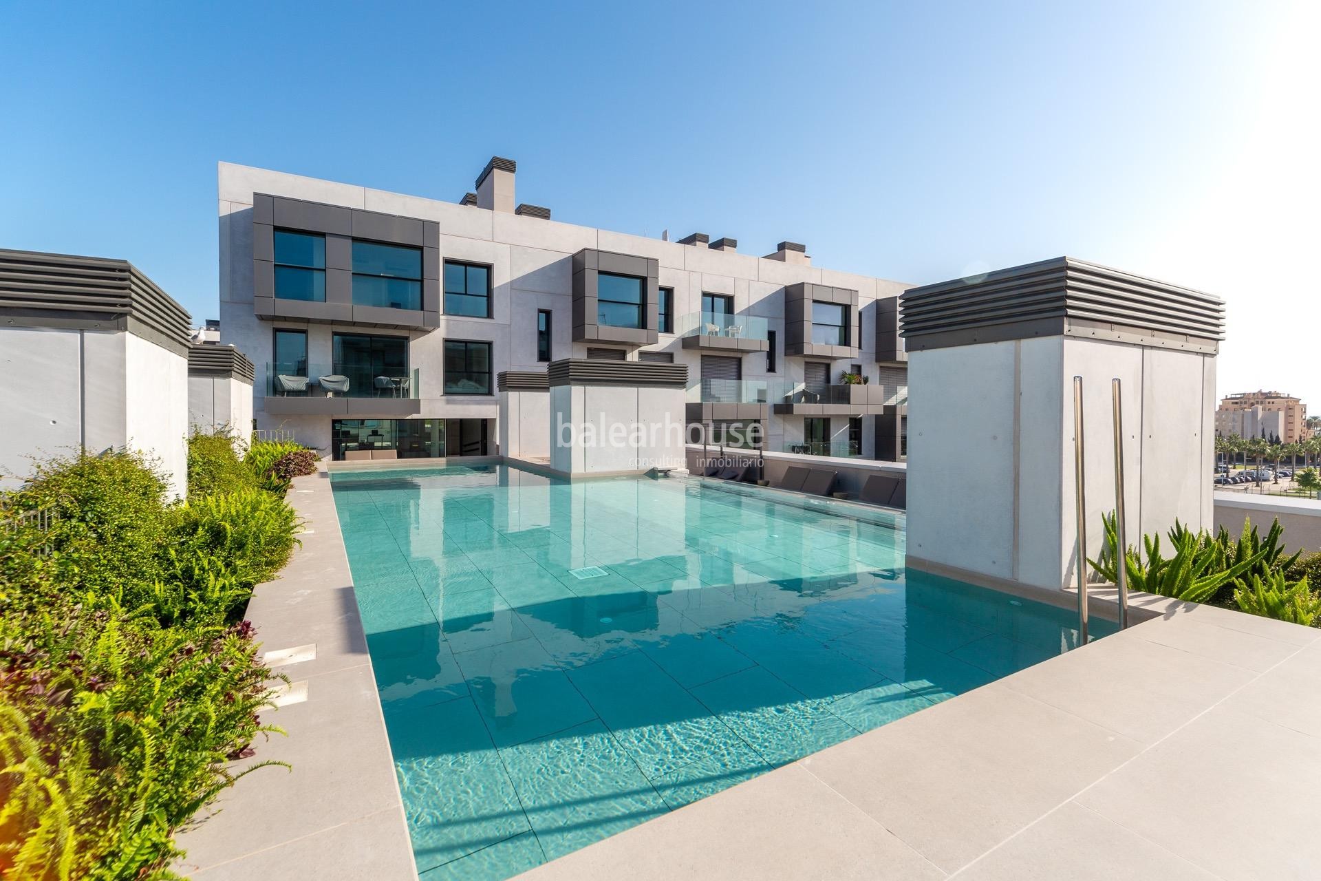 Ausgezeichnete Wohnung in einer modernen Luxusanlage mit Pool und Meerblick in Palma