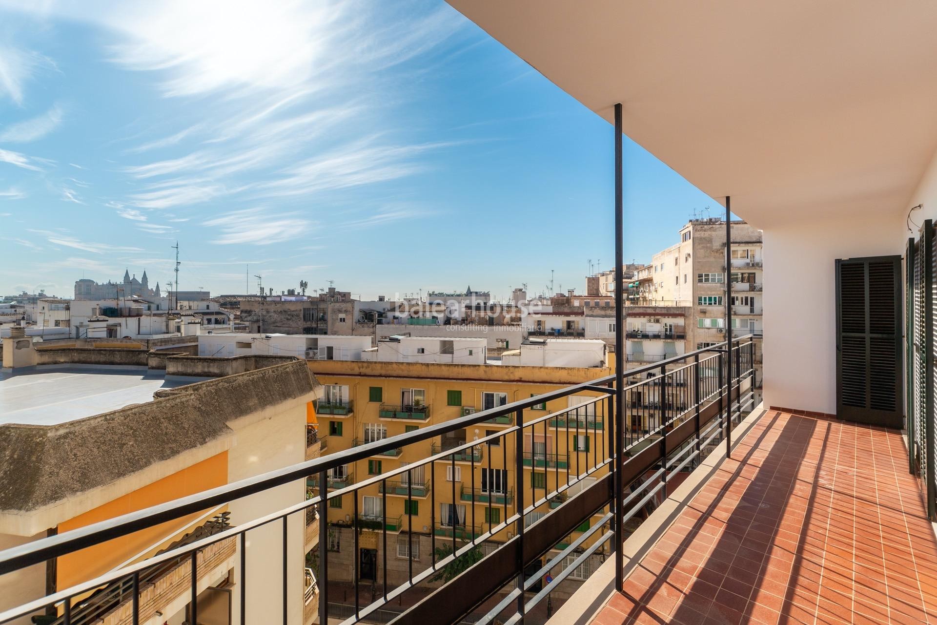 Moderne große Wohnung vor kurzem renoviert mit Blick auf den gesamten Paseo Mallorca