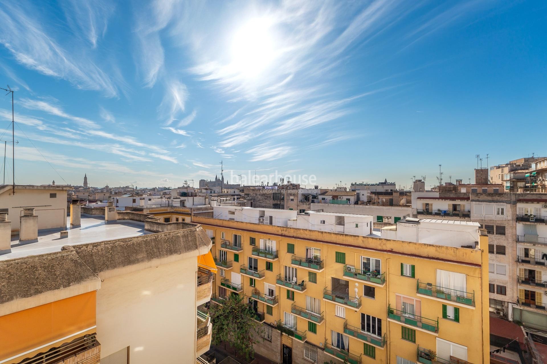 Moderne große Wohnung vor kurzem renoviert mit Blick auf den gesamten Paseo Mallorca