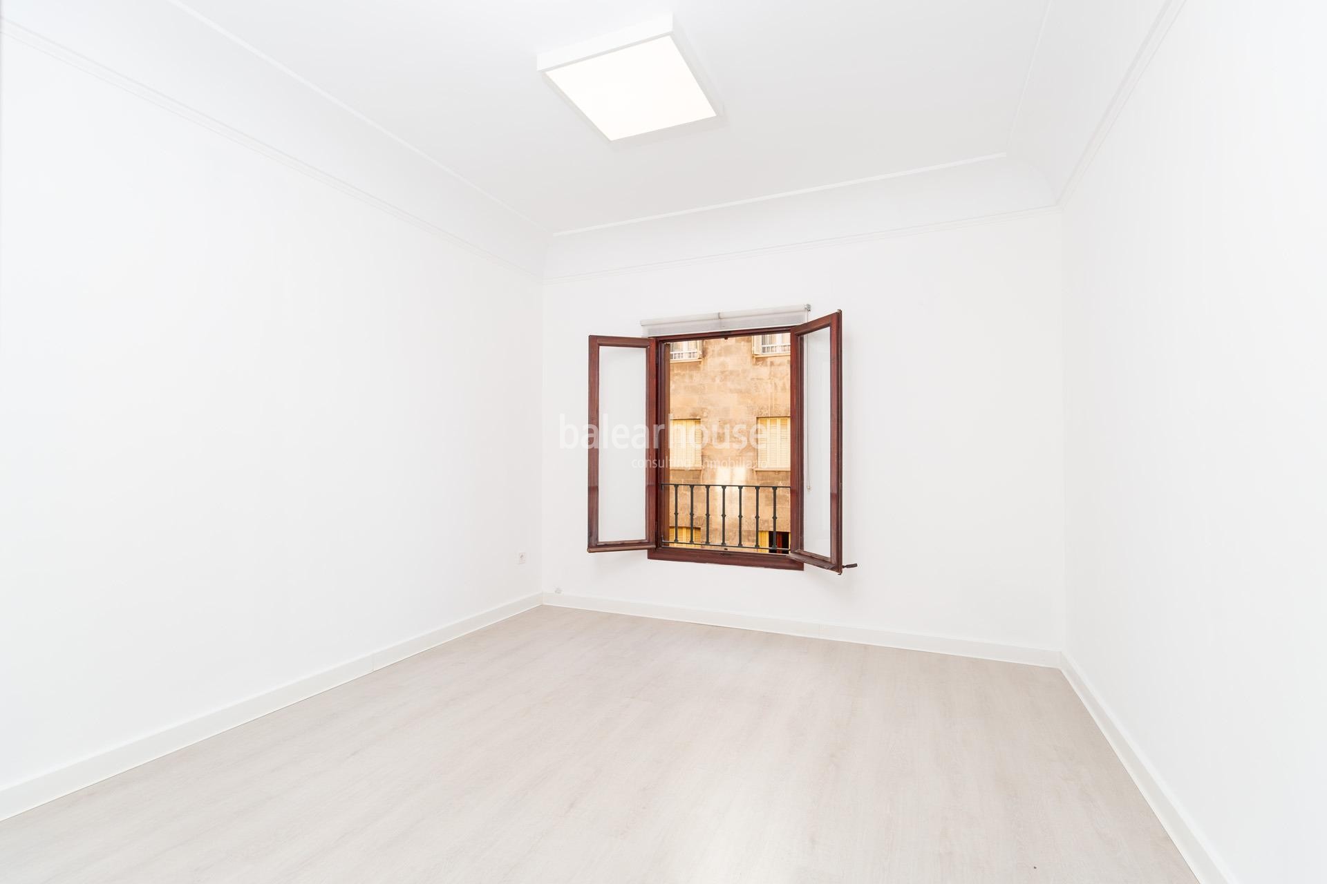 Spacious and bright flat with a lot of potential for renovation in the centre of Palma