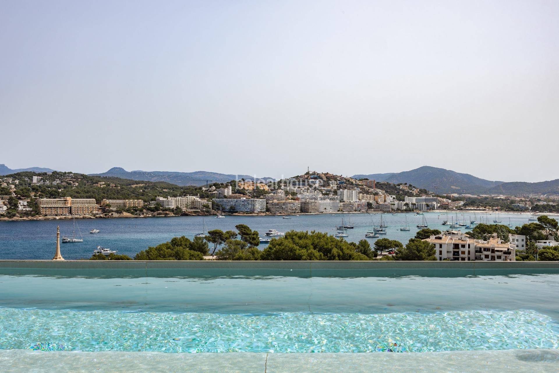 Excepcional villa de obra nueva con un diseño excepcional y fabulosas vistas al mar en Santa Ponsa