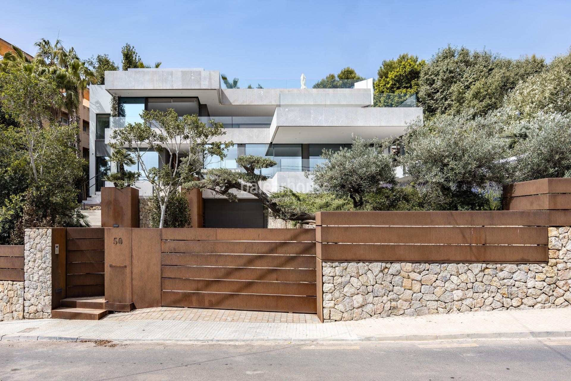 Excepcional villa de obra nueva con un diseño excepcional y fabulosas vistas al mar en Santa Ponsa