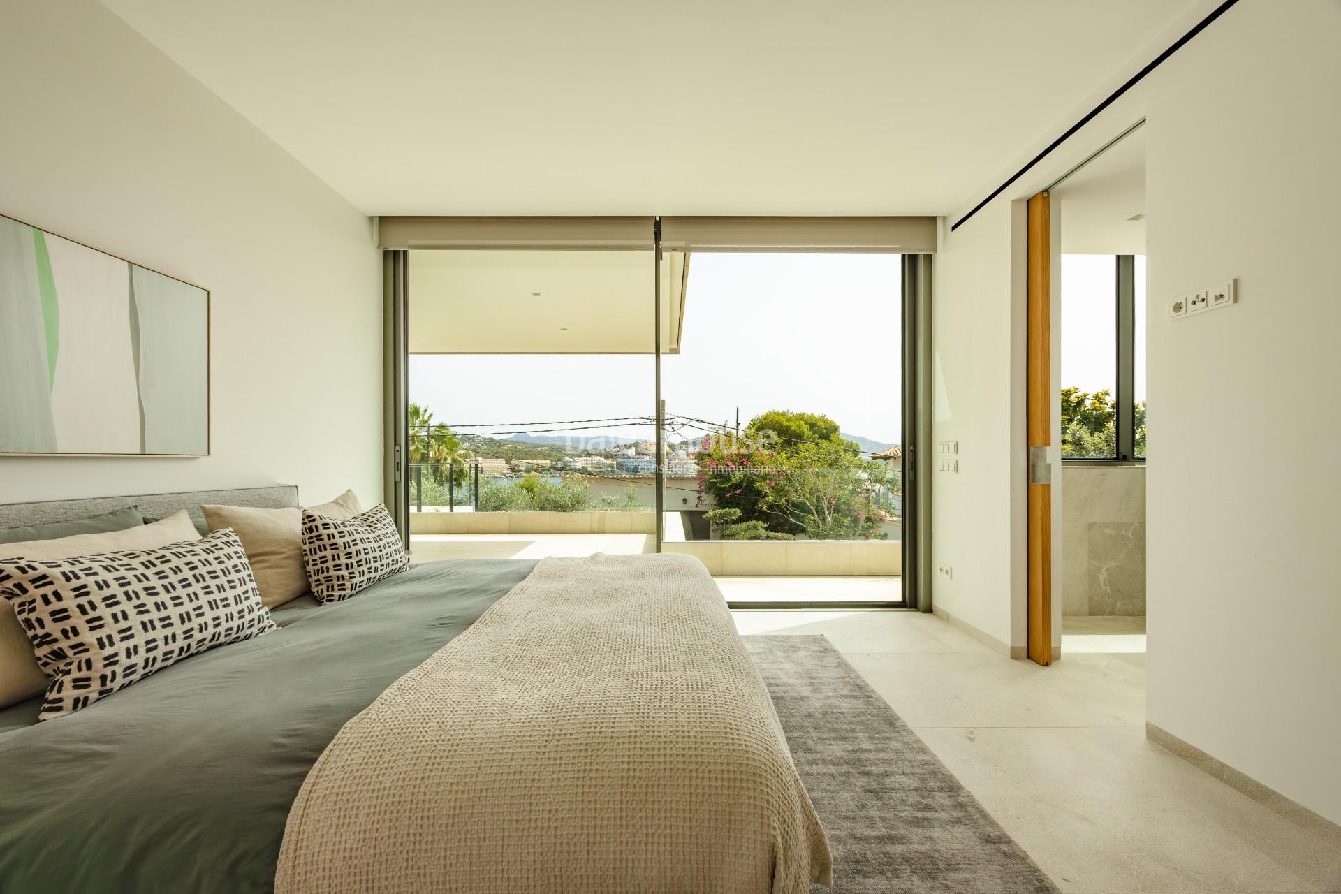 Excepcional villa de obra nueva con un diseño excepcional y fabulosas vistas al mar en Santa Ponsa